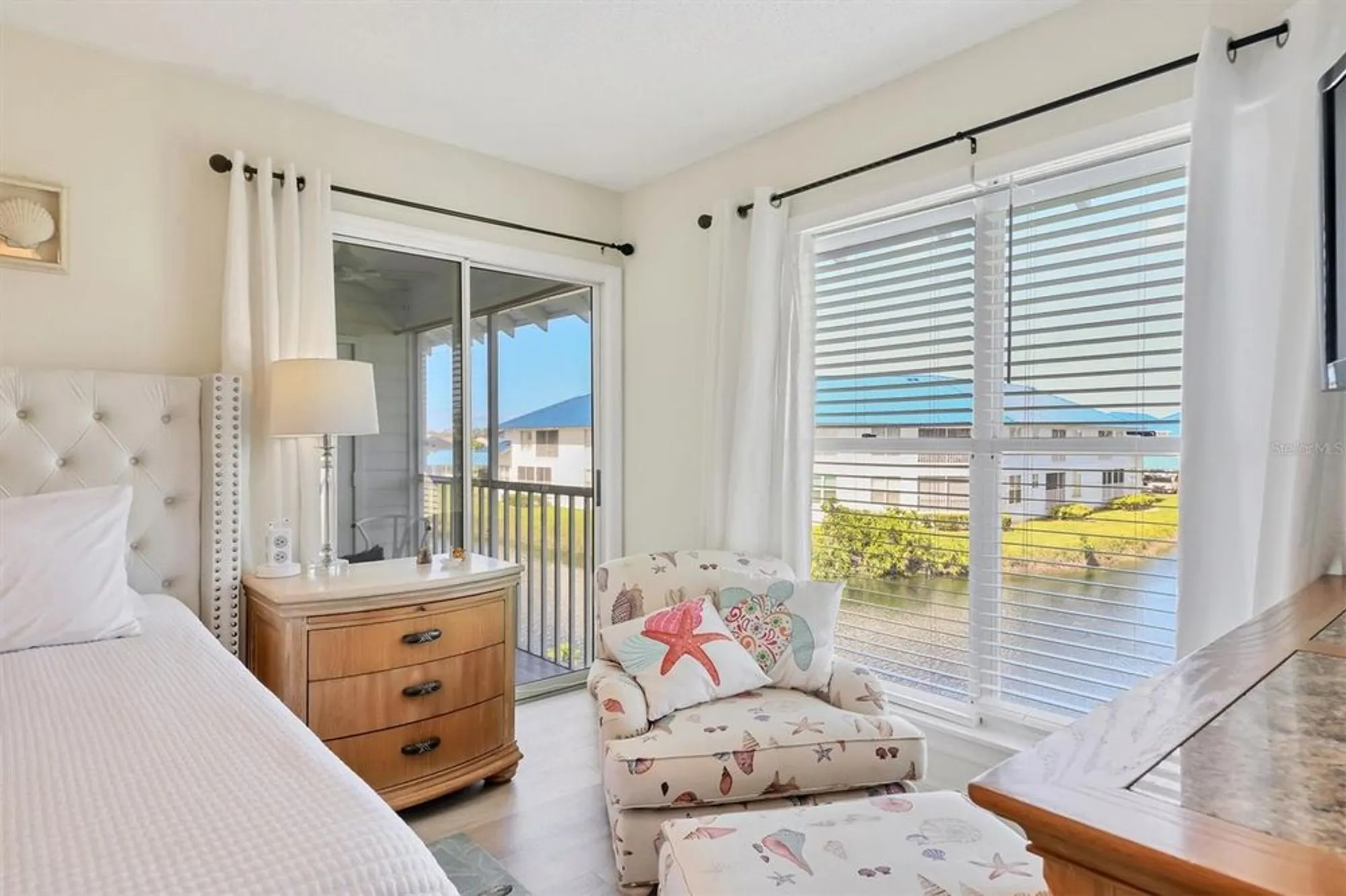 Property Slideshow image 11 of 29 | 840 audubon dr, Bradenton, FL, 34209