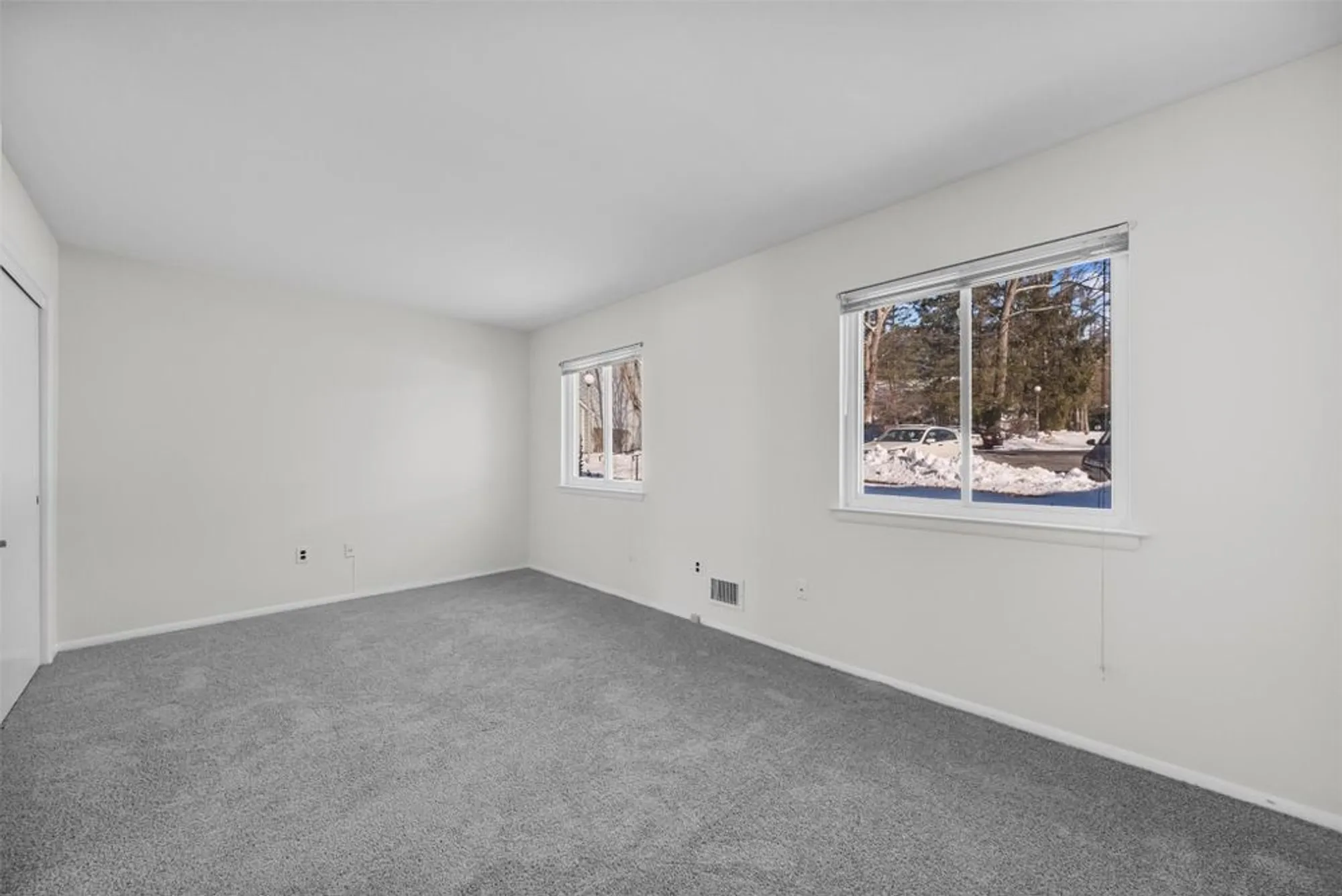 Property Slideshow image 14 of 37 | 156 carriage ct g, Yorktown Heights, NY, 10598