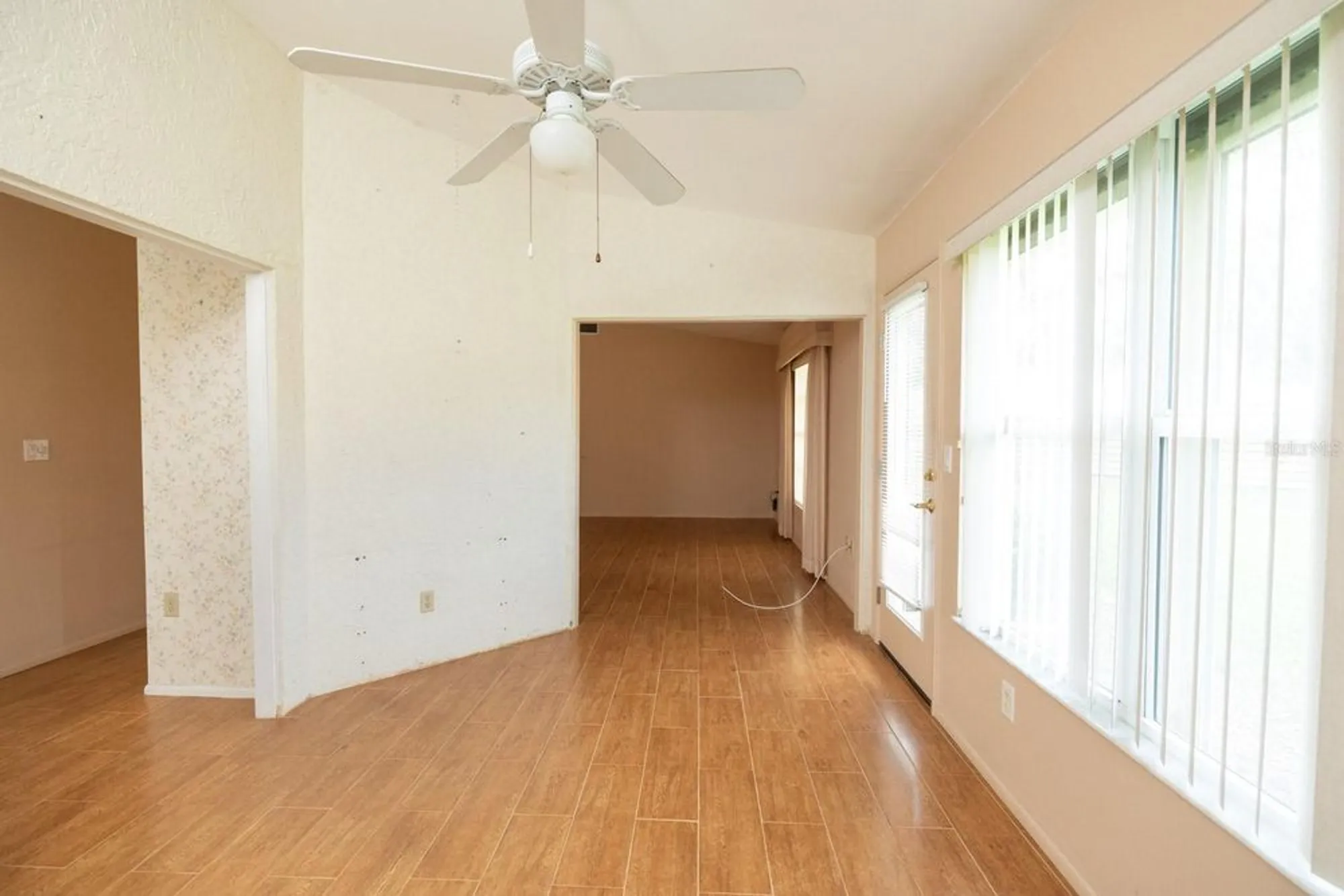 Property Slideshow image 22 of 58 | 4018 oakhurst dr 3181, Sarasota, FL, 34233