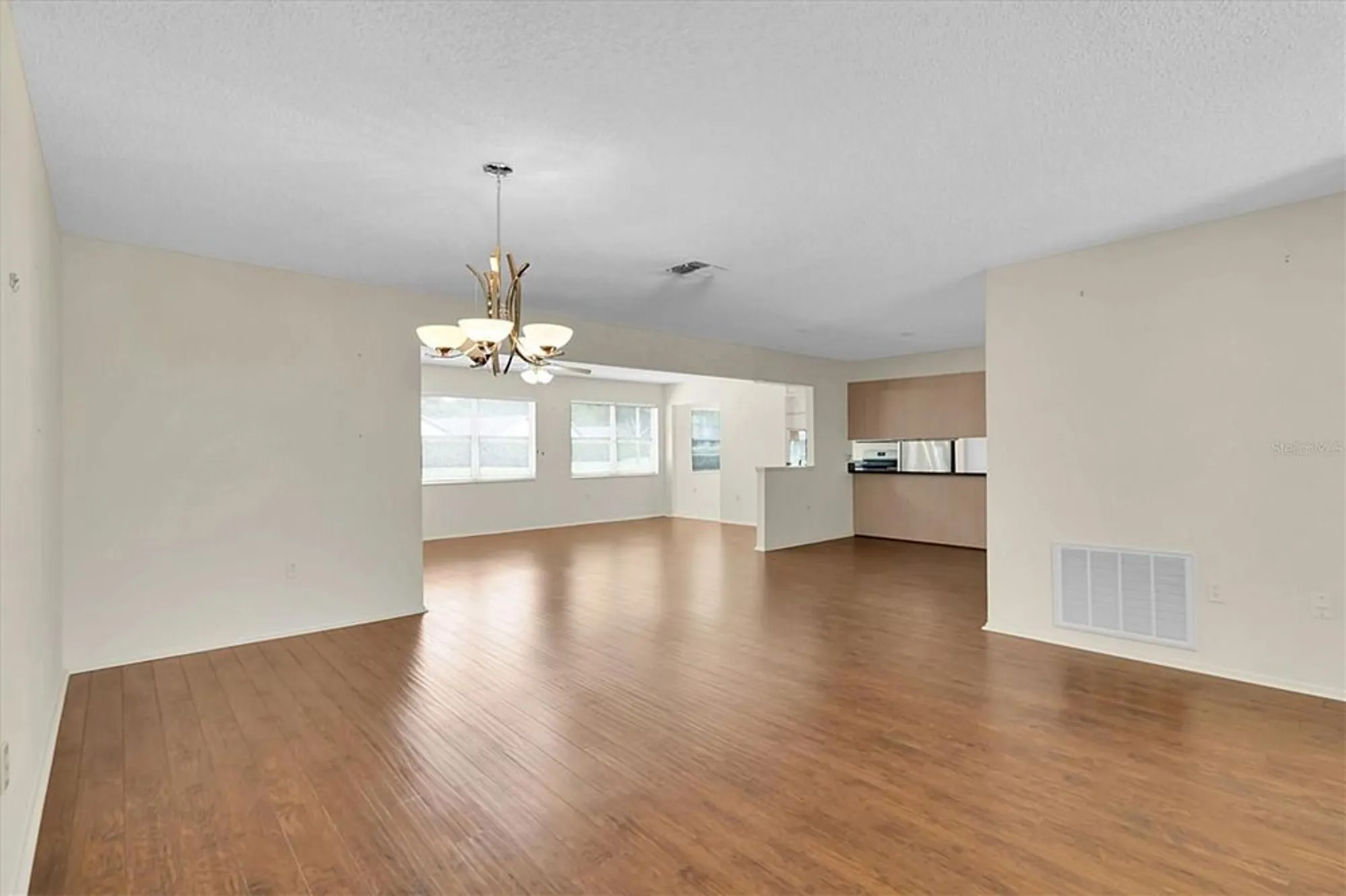 Property Slideshow image 10 of 60 | 9433 stonewall ln, New Port Richey, FL, 34655