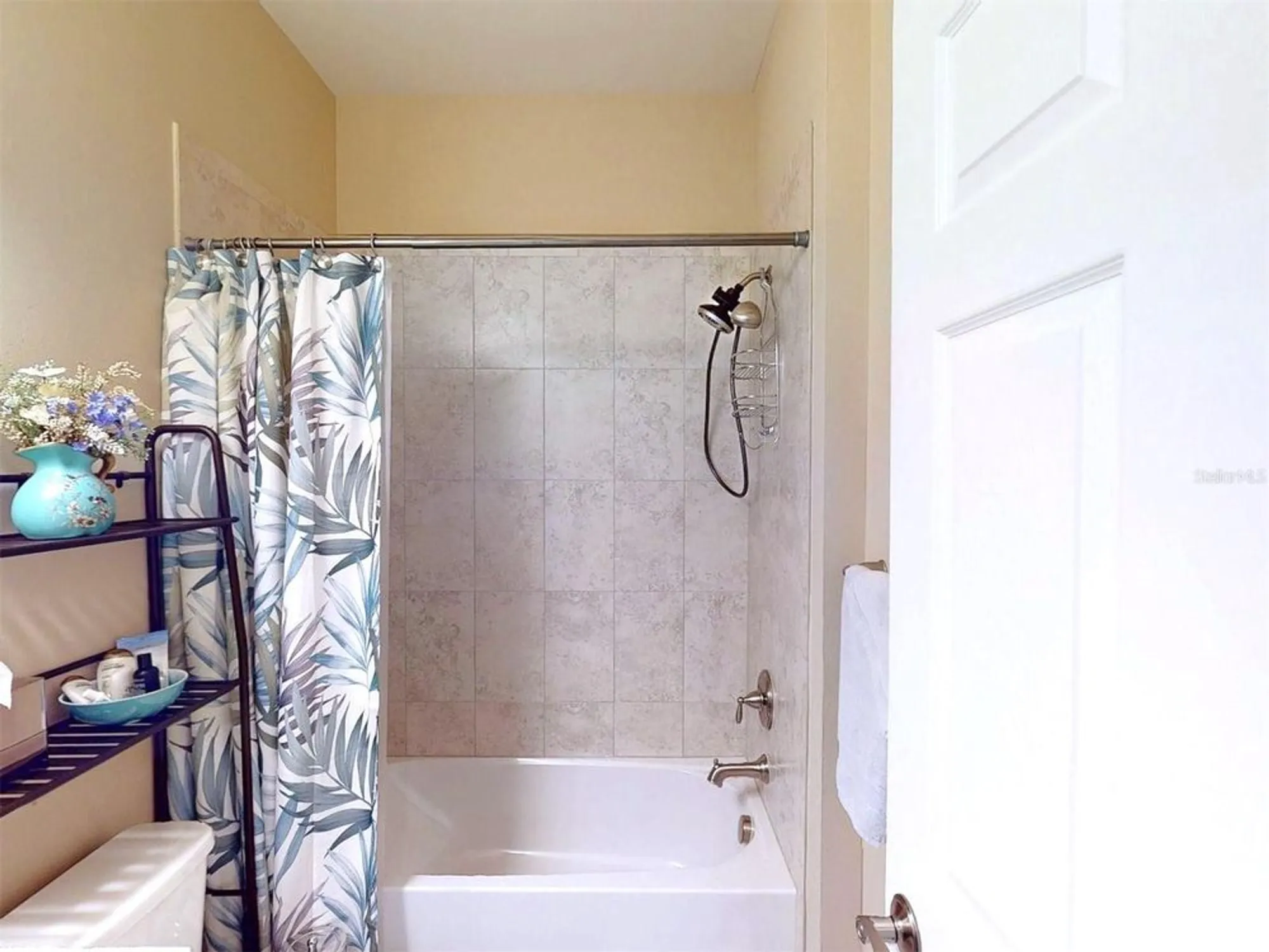 Property Slideshow image 46 of 98 | 2444 daisy dr, North Port, FL, 34289