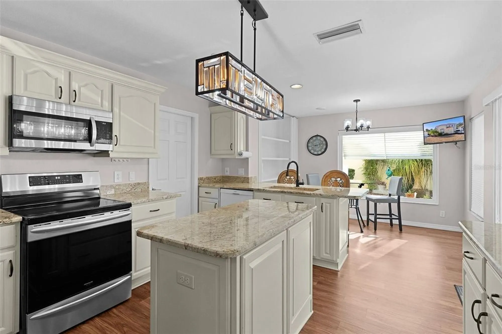 Property Slideshow image 10 of 59 | 1818 puerto bello dr, Lady Lake, FL, 32159