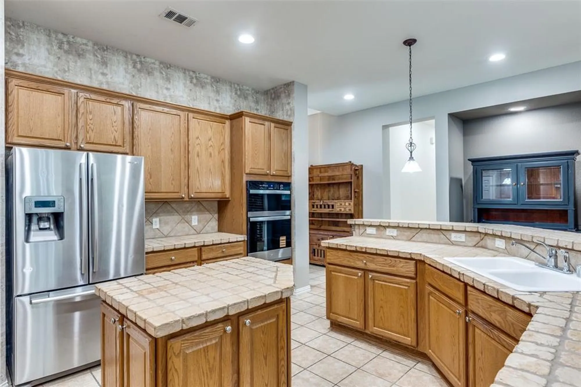 Property Slideshow image 10 of 40 | 351 southern hills dr, Fairview, TX, 75069
