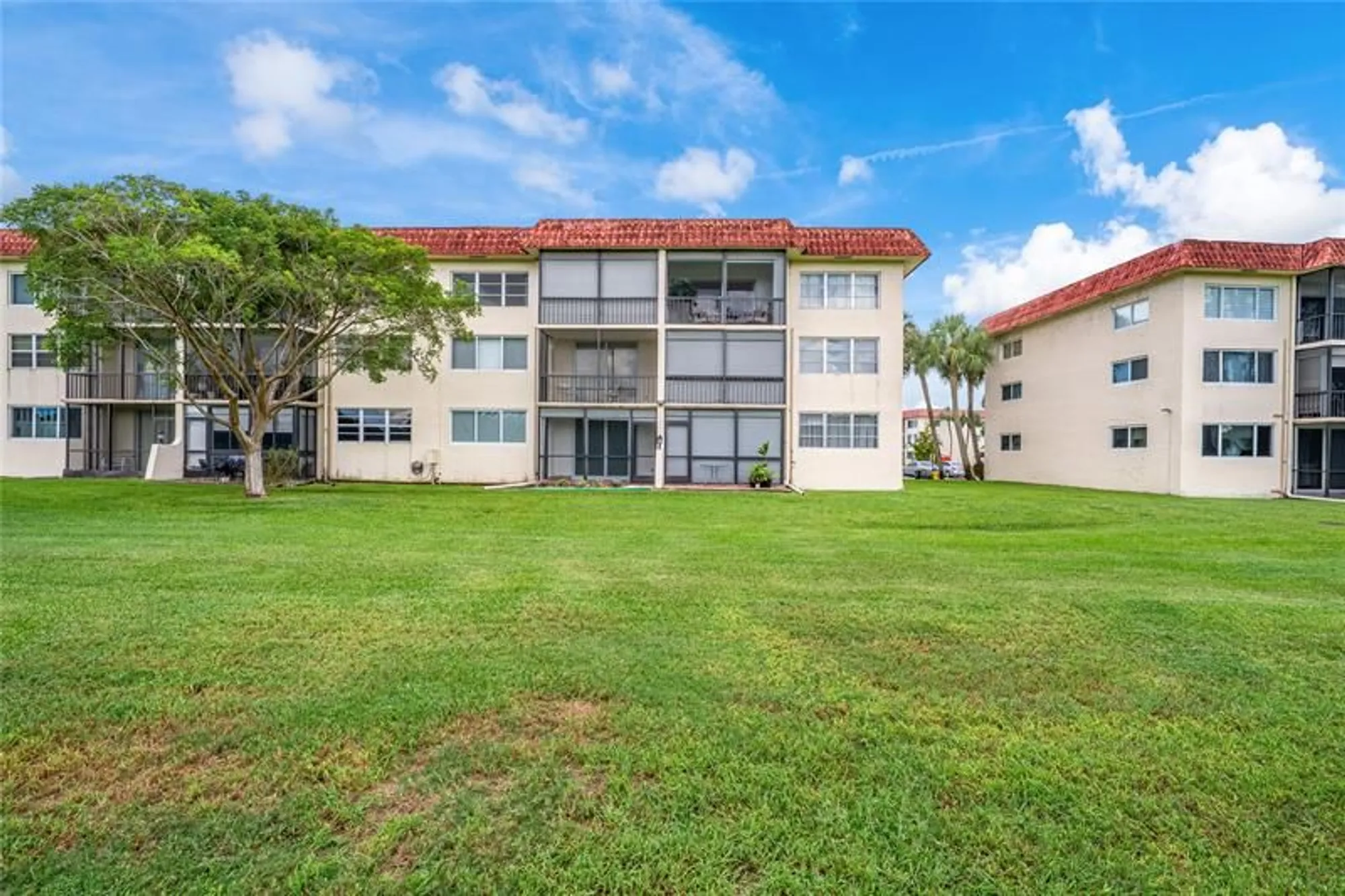 Property Slideshow image 23 of 59 | 9411 n hollybrook lake dr apt 309, Pembroke Pines, FL, 33025