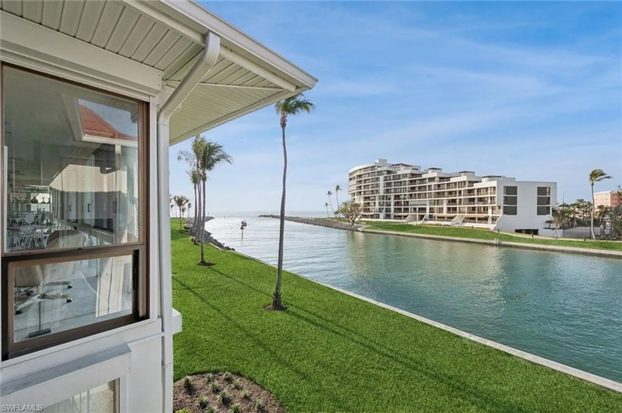 Property Slideshow image 20 of 28 | 2246 gulf shore blvd l2, Naples, FL, 34102