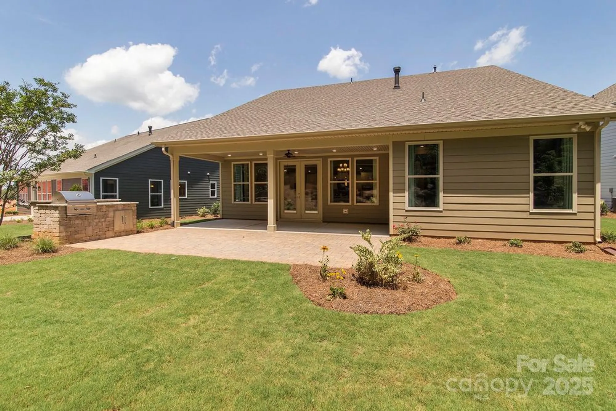 Property Slideshow image 14 of 27 | 8933 silver springs ct, Charlotte, NC, 28215