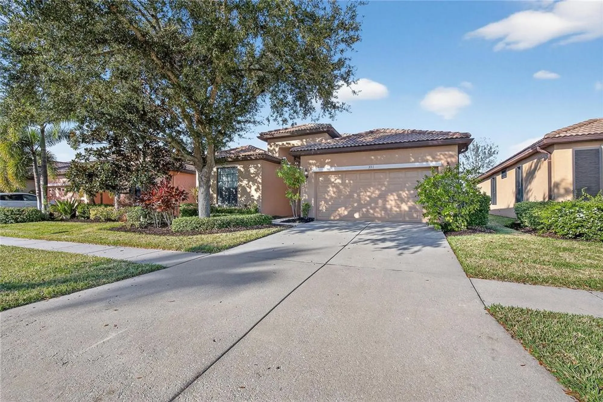 Property Slideshow image 6 of 76 | 331 cedar falls dr, Apollo Beach, FL, 33572