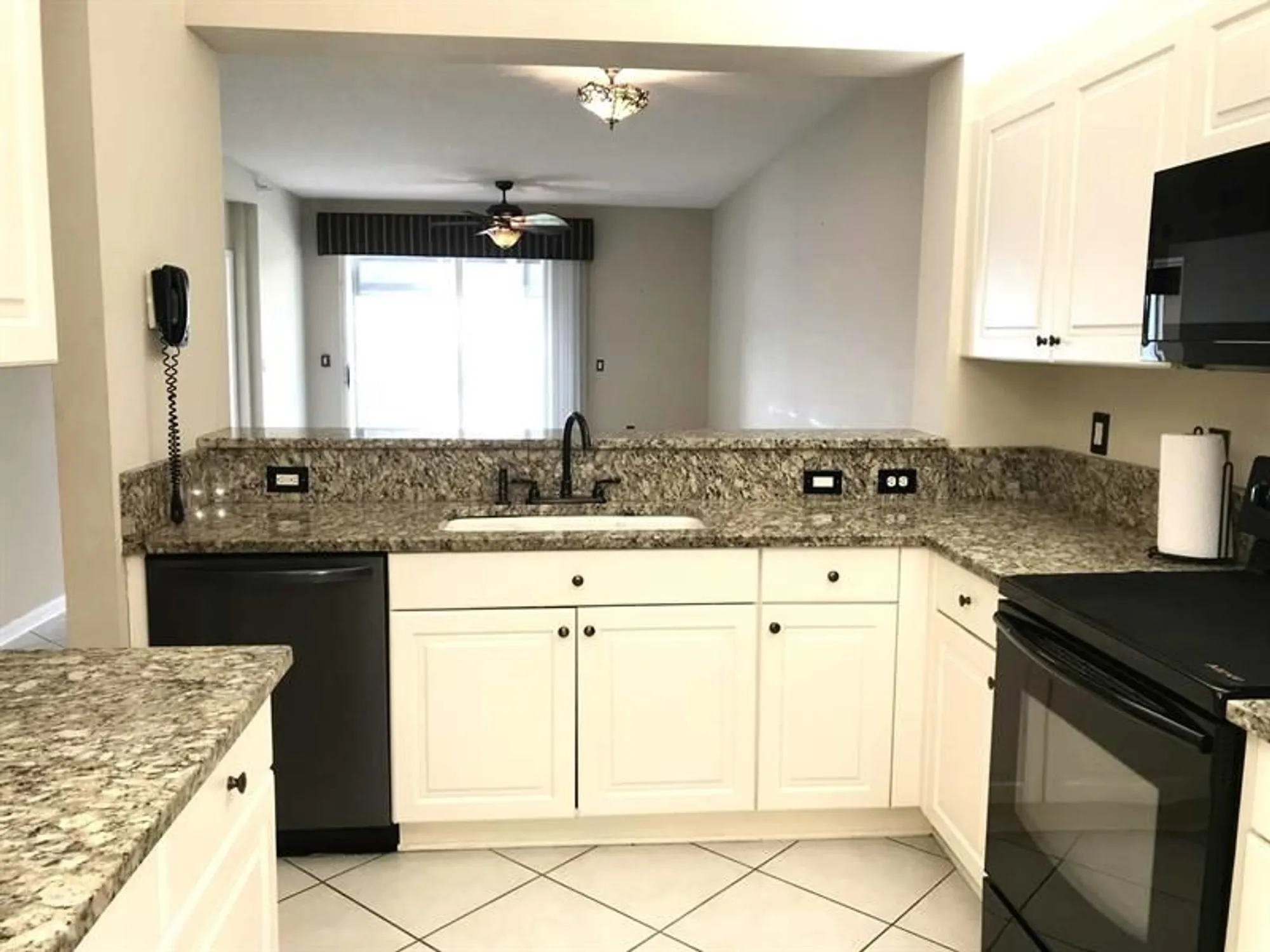 Property Slideshow image 11 of 45 | 7647 southampton ter 110, Tamarac, FL, 33321