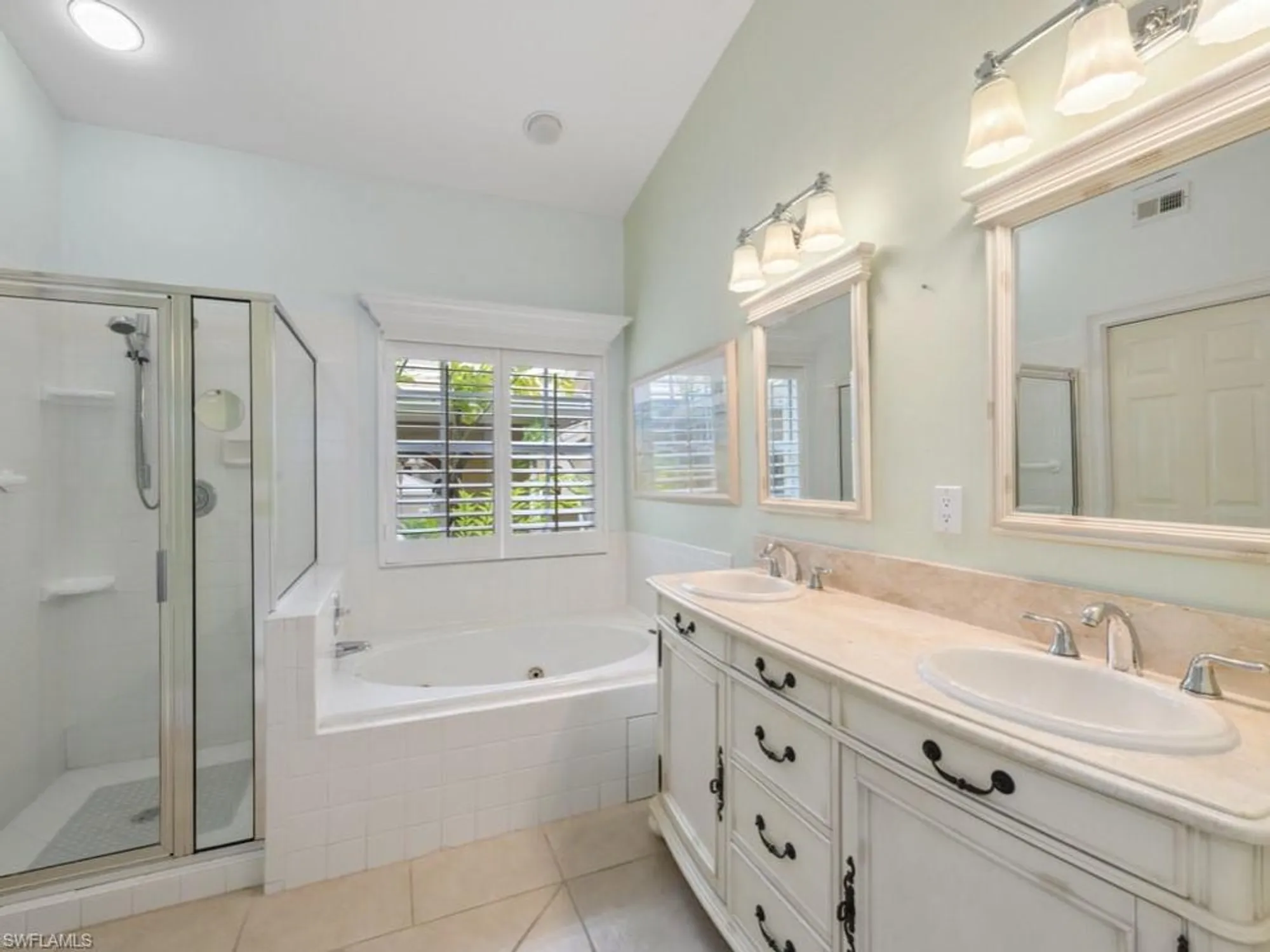 Property Slideshow image 17 of 30 | 24797 lakemont cove ln 204, Bonita Springs, FL, 34134