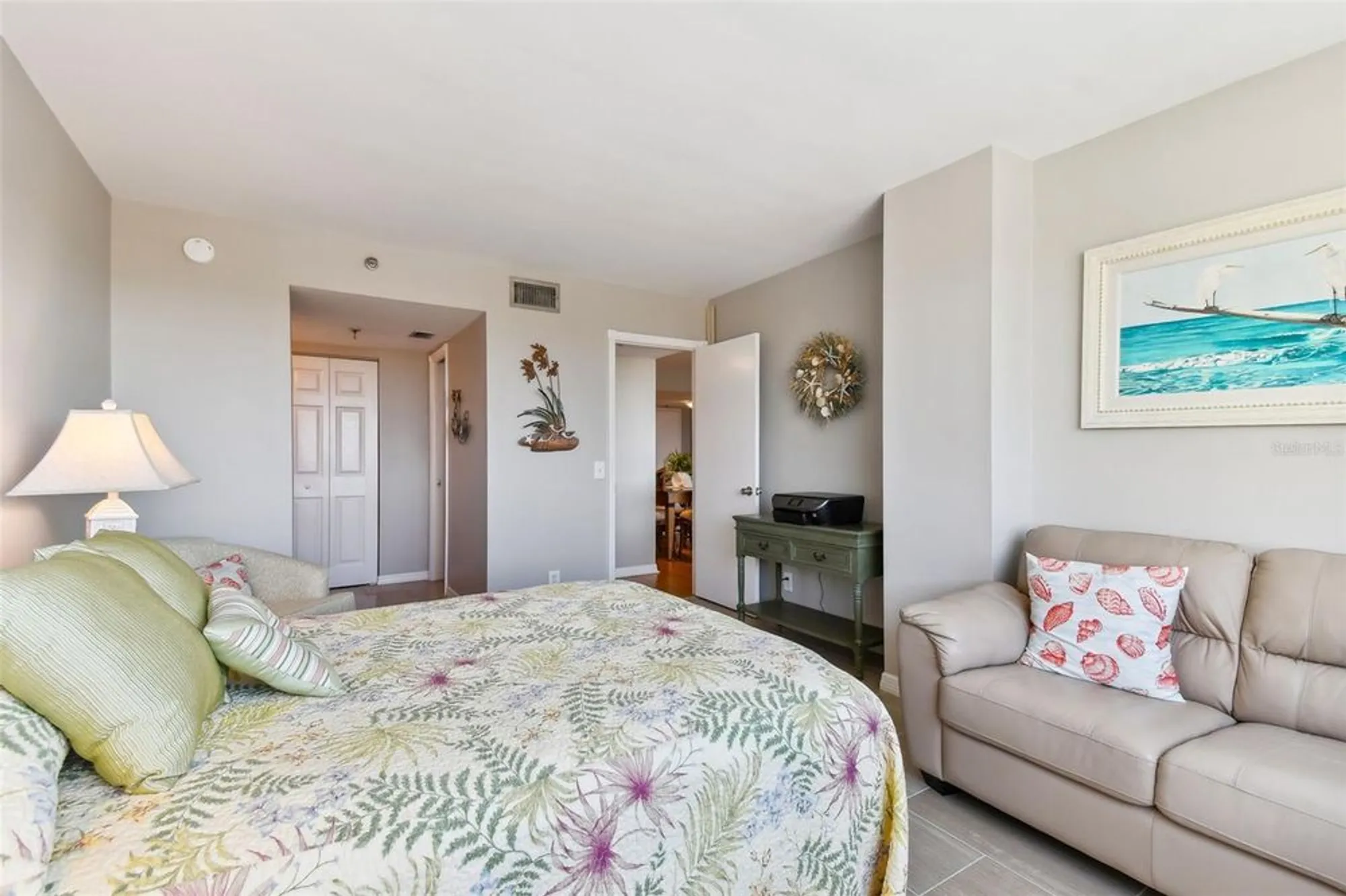 Property Slideshow image 31 of 70 | 6372 palma del mar blvd s apt 605, St Petersburg, FL, 33715