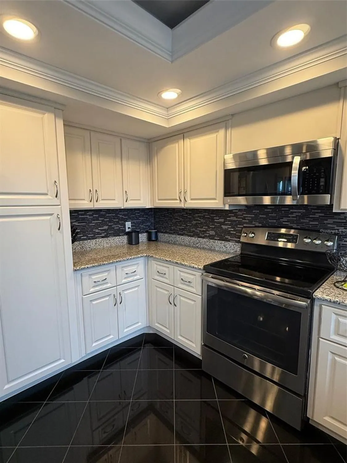 Property Slideshow image 15 of 64 | 7 elgin pl apt 202, Dunedin, FL, 34698