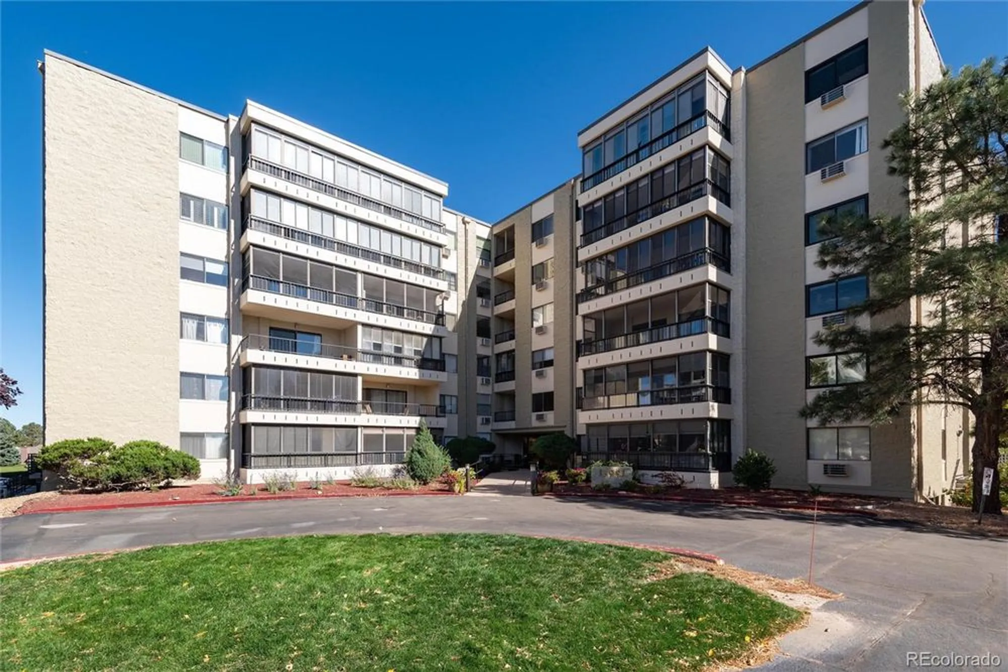 Property Slideshow image 25 of 30 | 13991 e marina dr 105, Aurora, CO, 80014