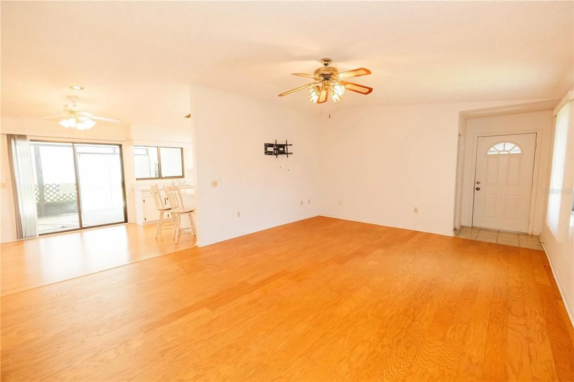 Property Slideshow image 9 of 41 | 3130 prairie dunes cir, Lakeland, FL, 33810