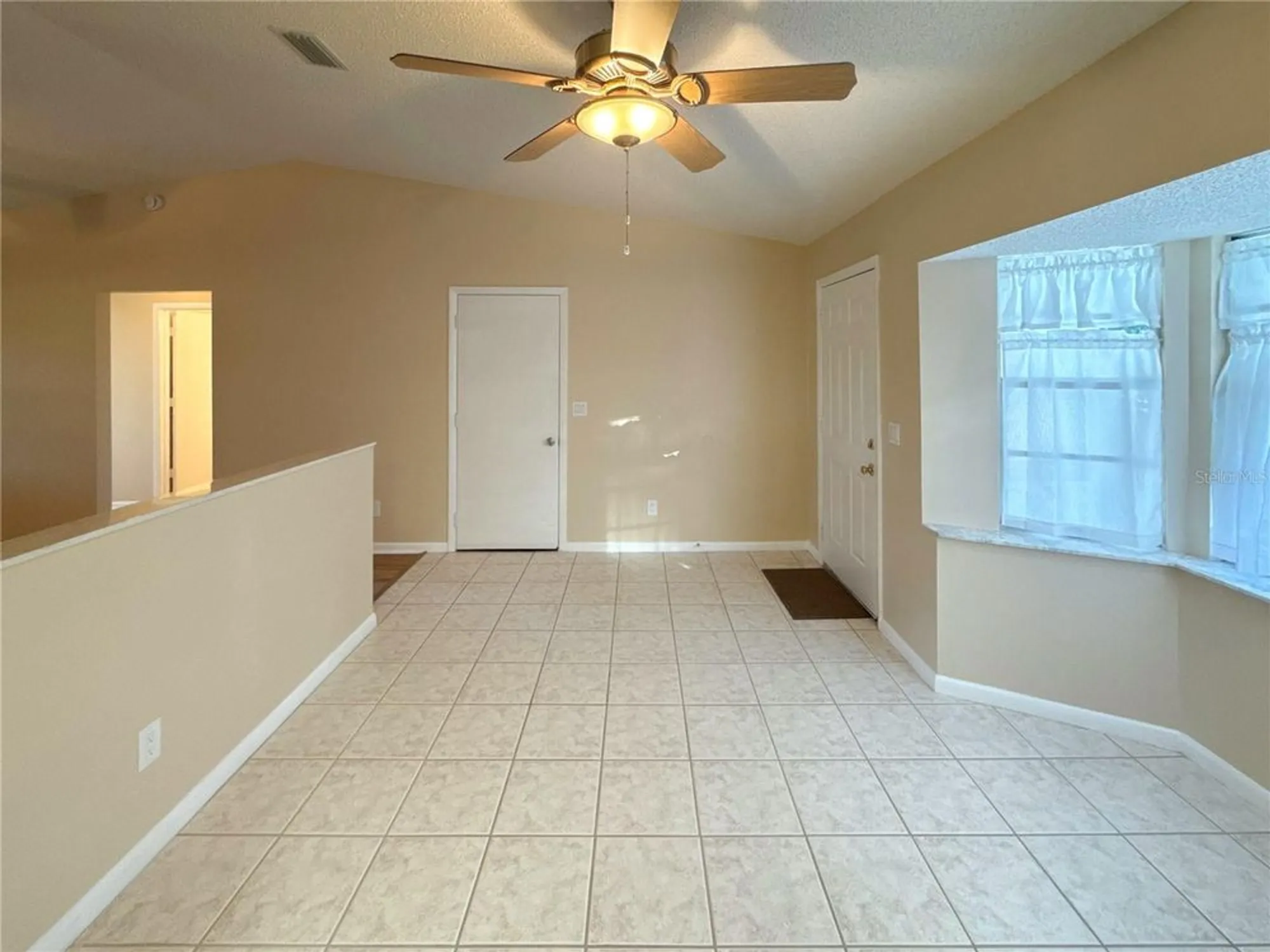 Property Slideshow image 7 of 29 | 8535 sw 90th st c, Ocala, FL, 34481