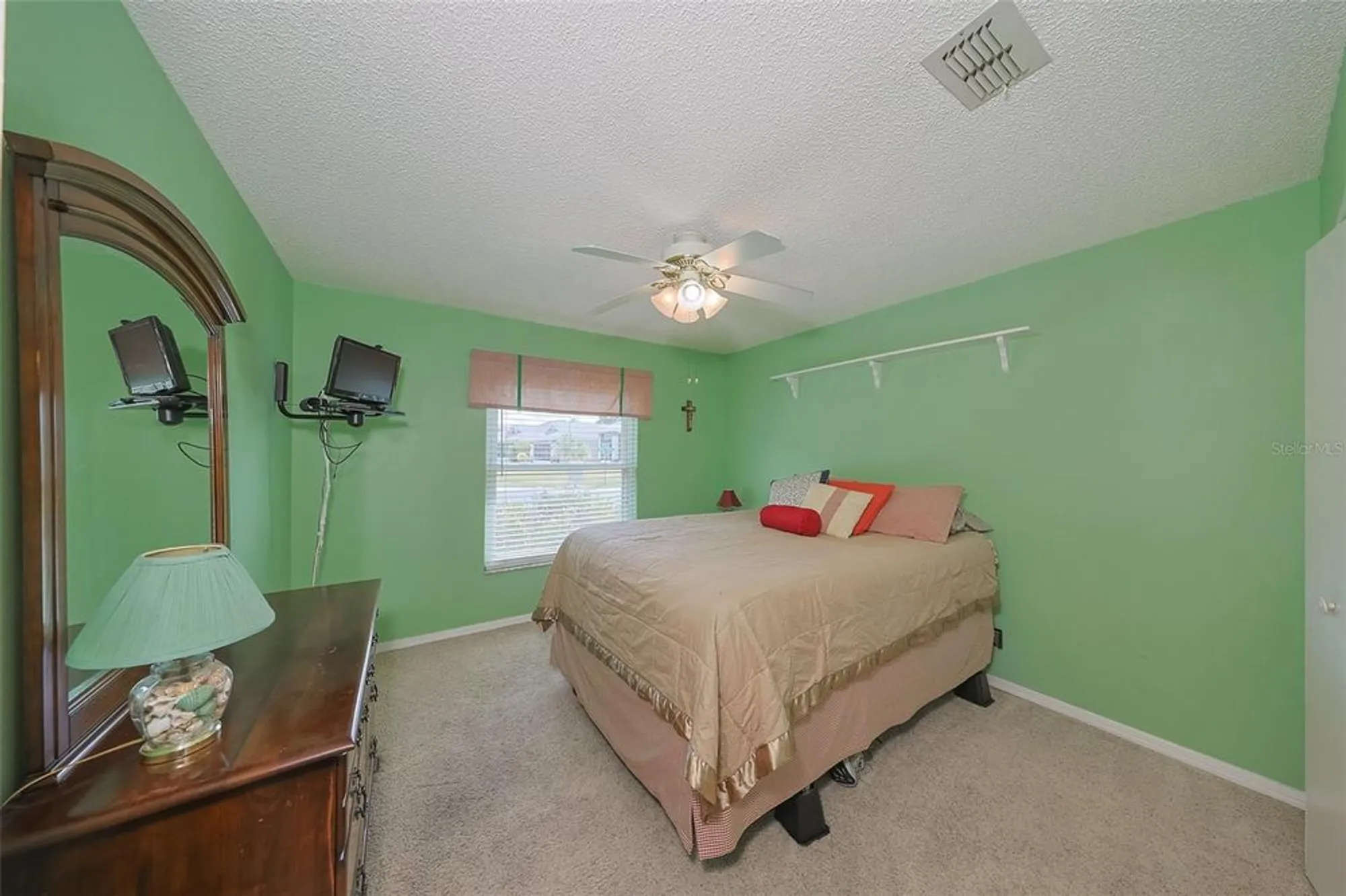 Property Slideshow image 24 of 42 | 352 caloosa palms ct, Sun City Center, FL, 33573