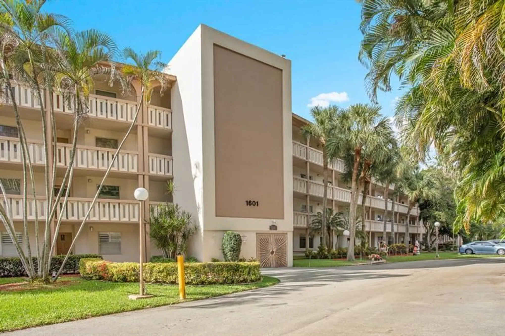 Property Slideshow image 28 of 30 | 1601 abaco dr d4, Coconut Creek, FL, 33066