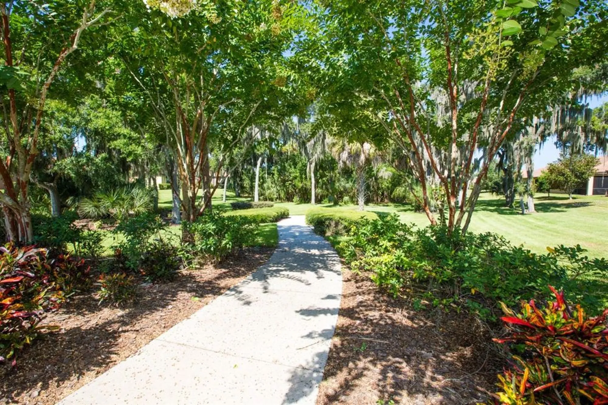 Property Slideshow image 27 of 32 | 239 mystic falls dr, Apollo Beach, FL, 33572