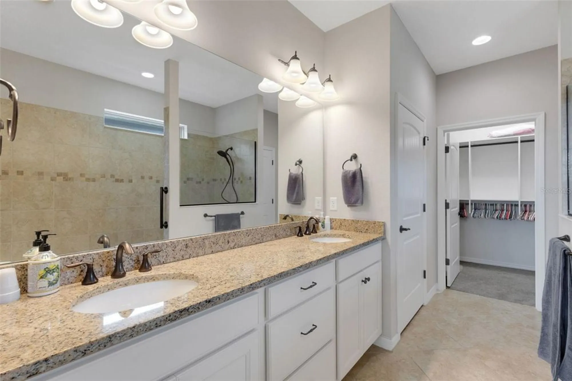Property Slideshow image 24 of 70 | 613 cantabria dr, Davenport, FL, 33837