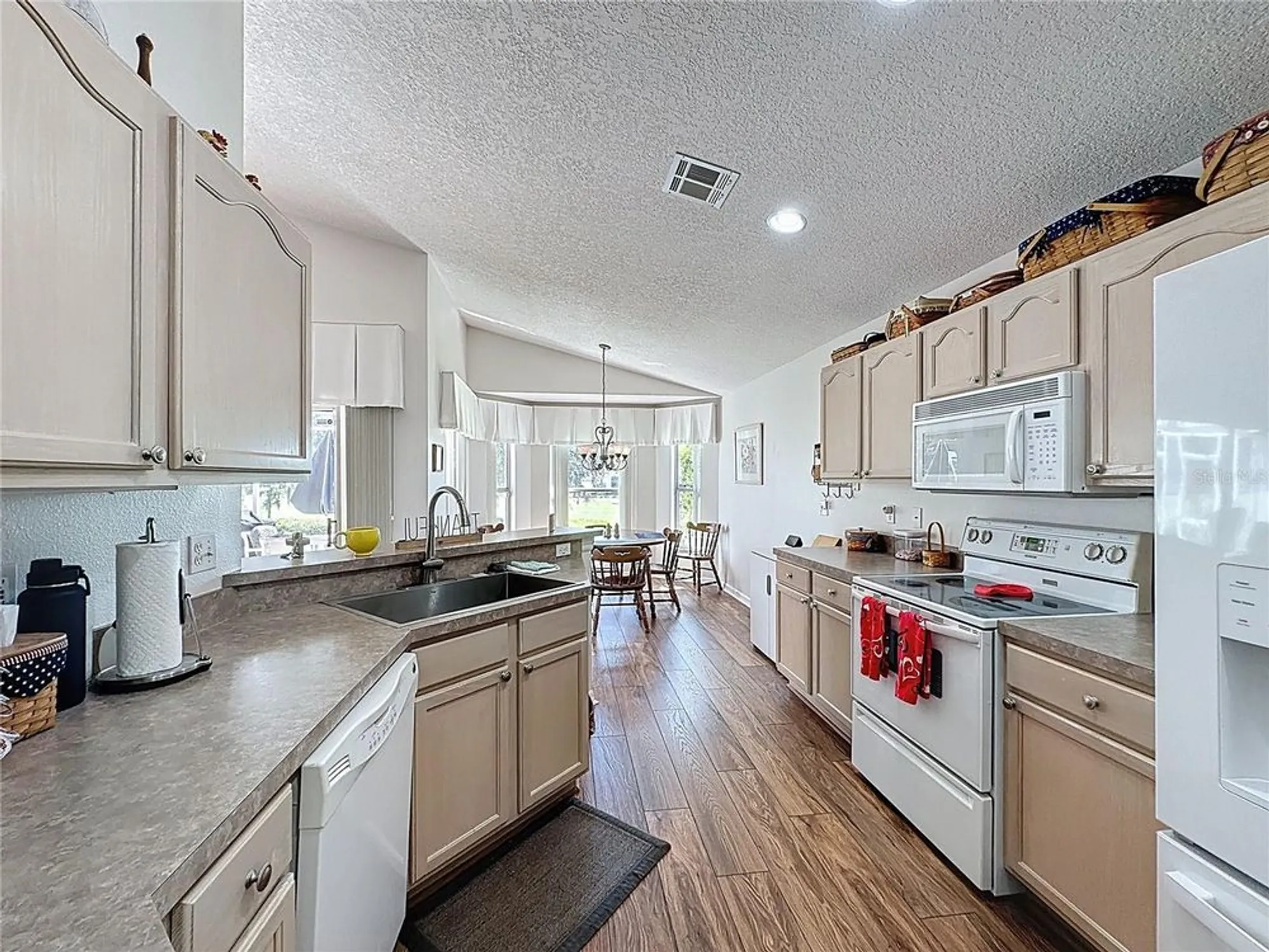 Property Slideshow image 22 of 76 | 2292 edmonton ct, Clermont, FL, 34711