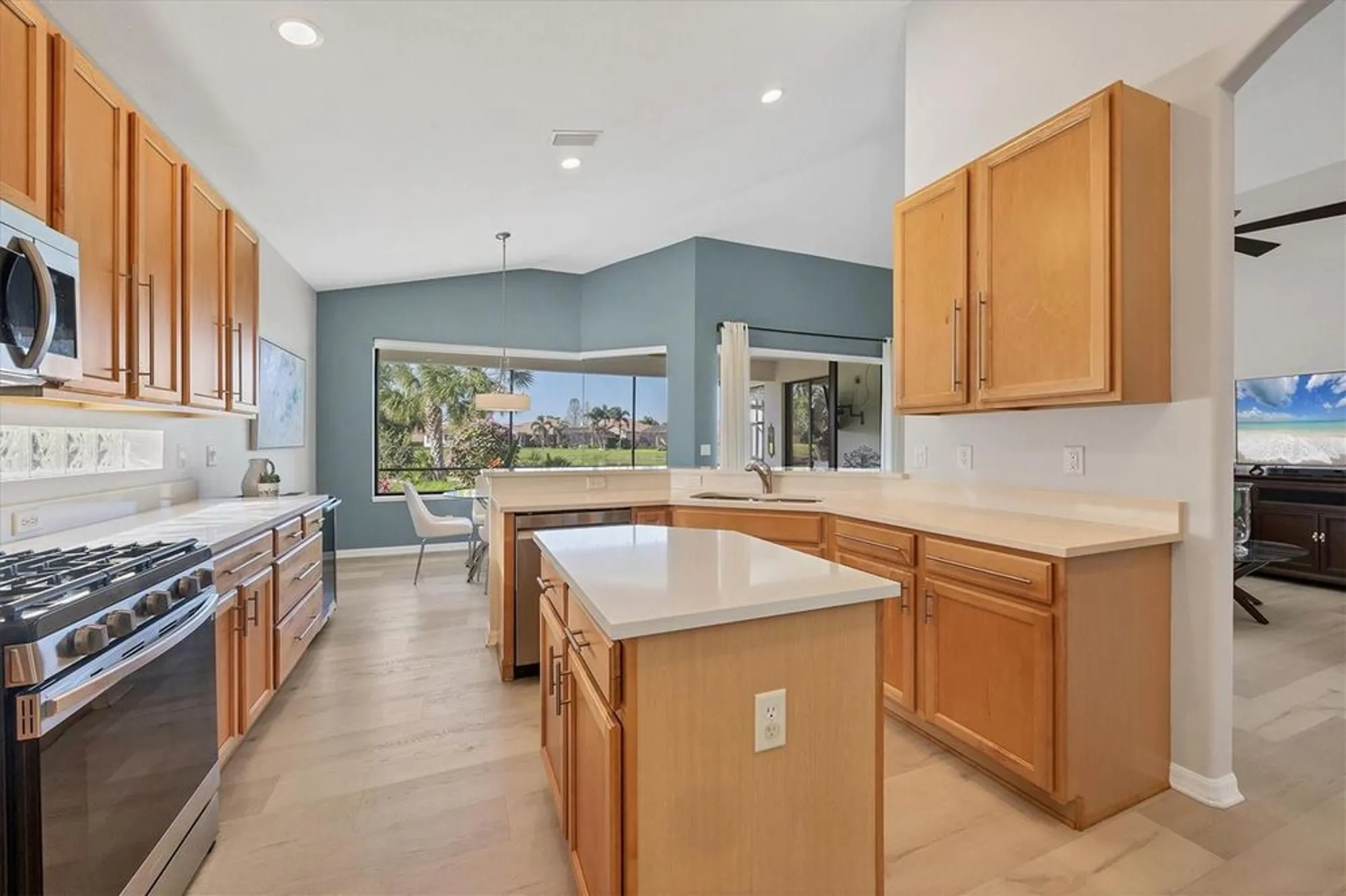 Property Slideshow image 17 of 57 | 6458 tailfeather way, Bradenton, FL, 34203