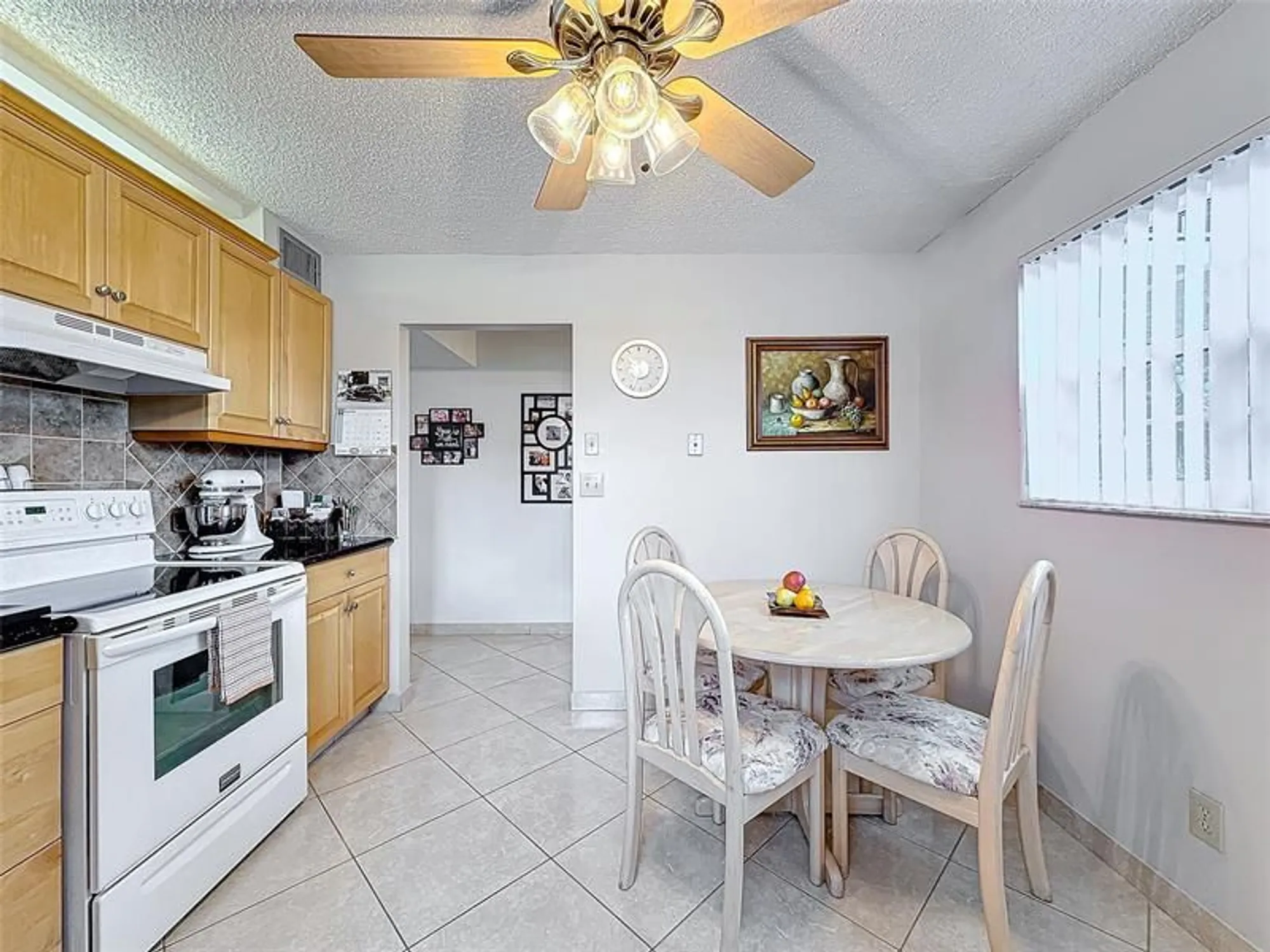 Property Slideshow image 18 of 62 | 4930 e sabal palm blvd 301, Tamarac, FL, 33319