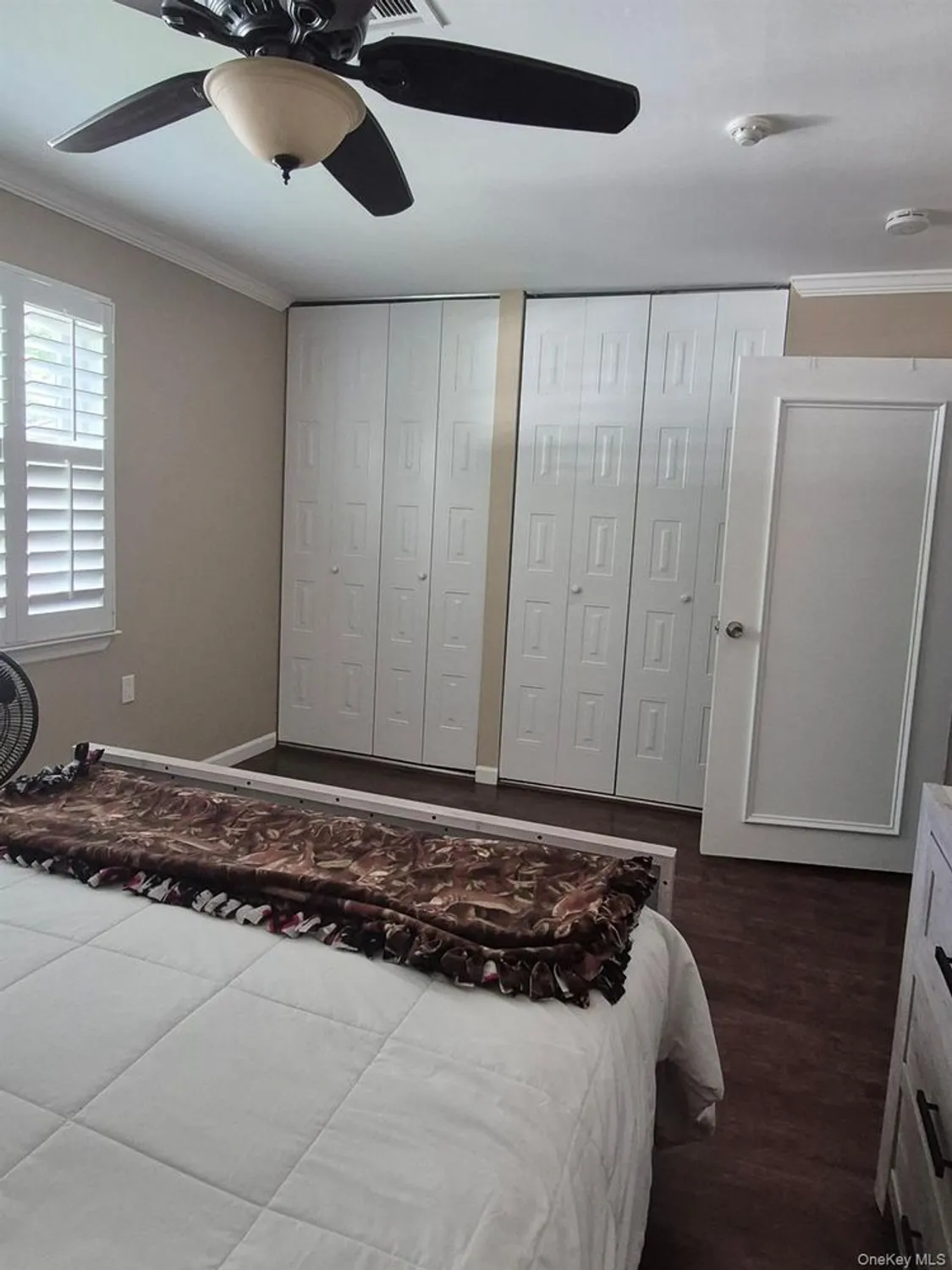 Property Slideshow image 19 of 21 | 424 woodbridge dr d, Ridge, NY, 11961