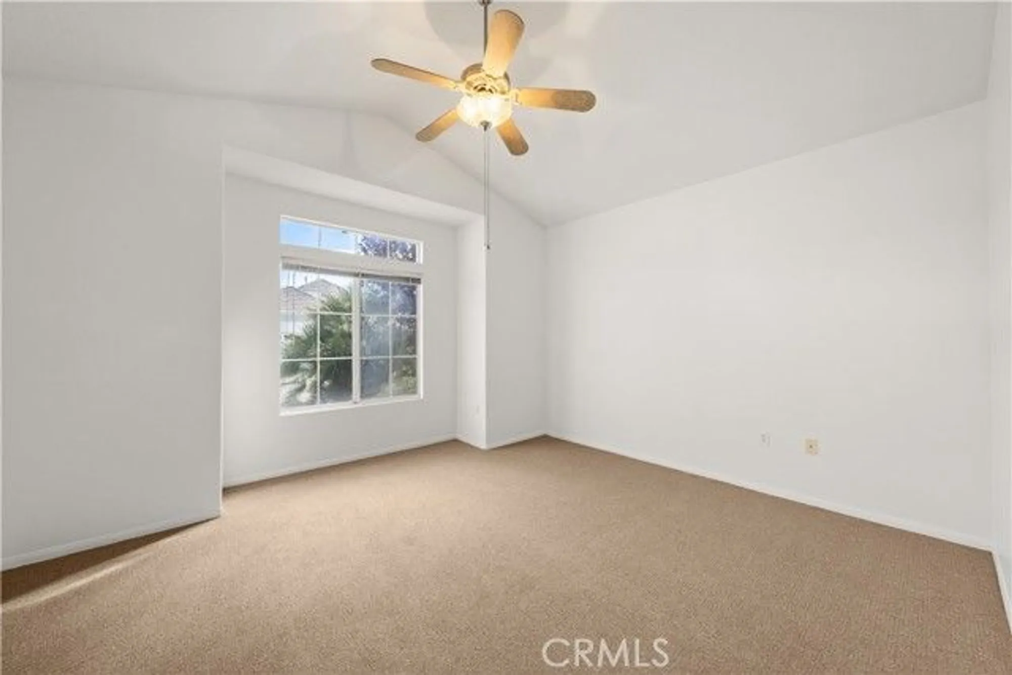 Property Slideshow image 34 of 60 | 19598 rolling green dr, Apple Valley, CA, 92308