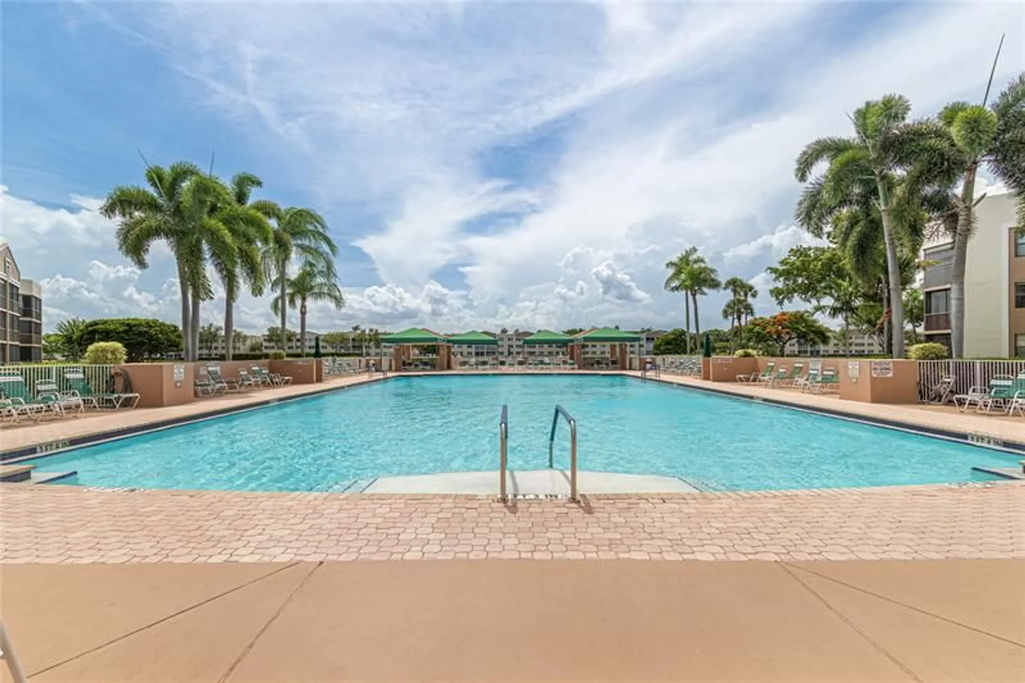 Property Slideshow image 31 of 50 | 7312 fairfax dr 102, Tamarac, FL, 33321