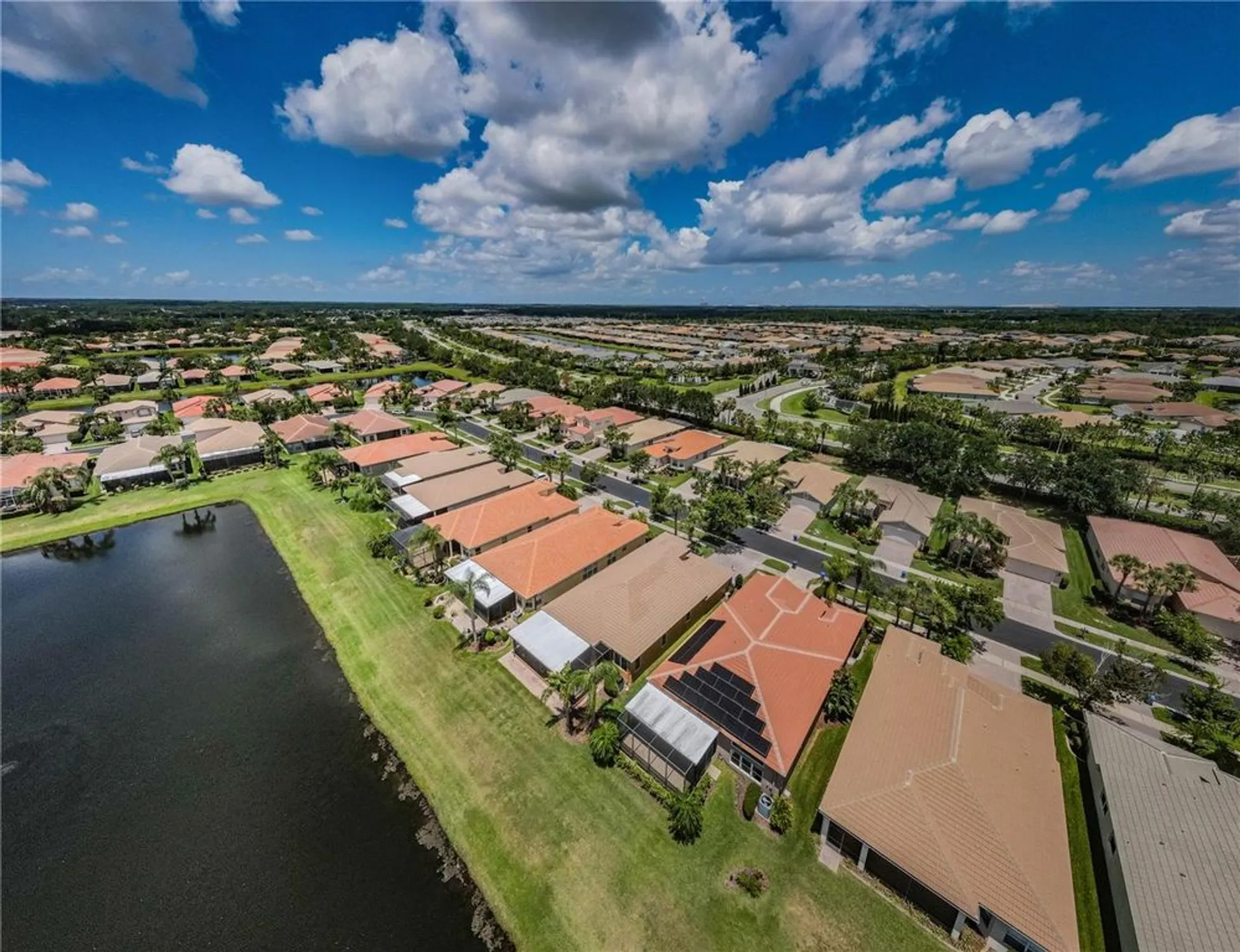 Property Slideshow image 44 of 77 | 4947 sandy brook cir, Wimauma, FL, 33598