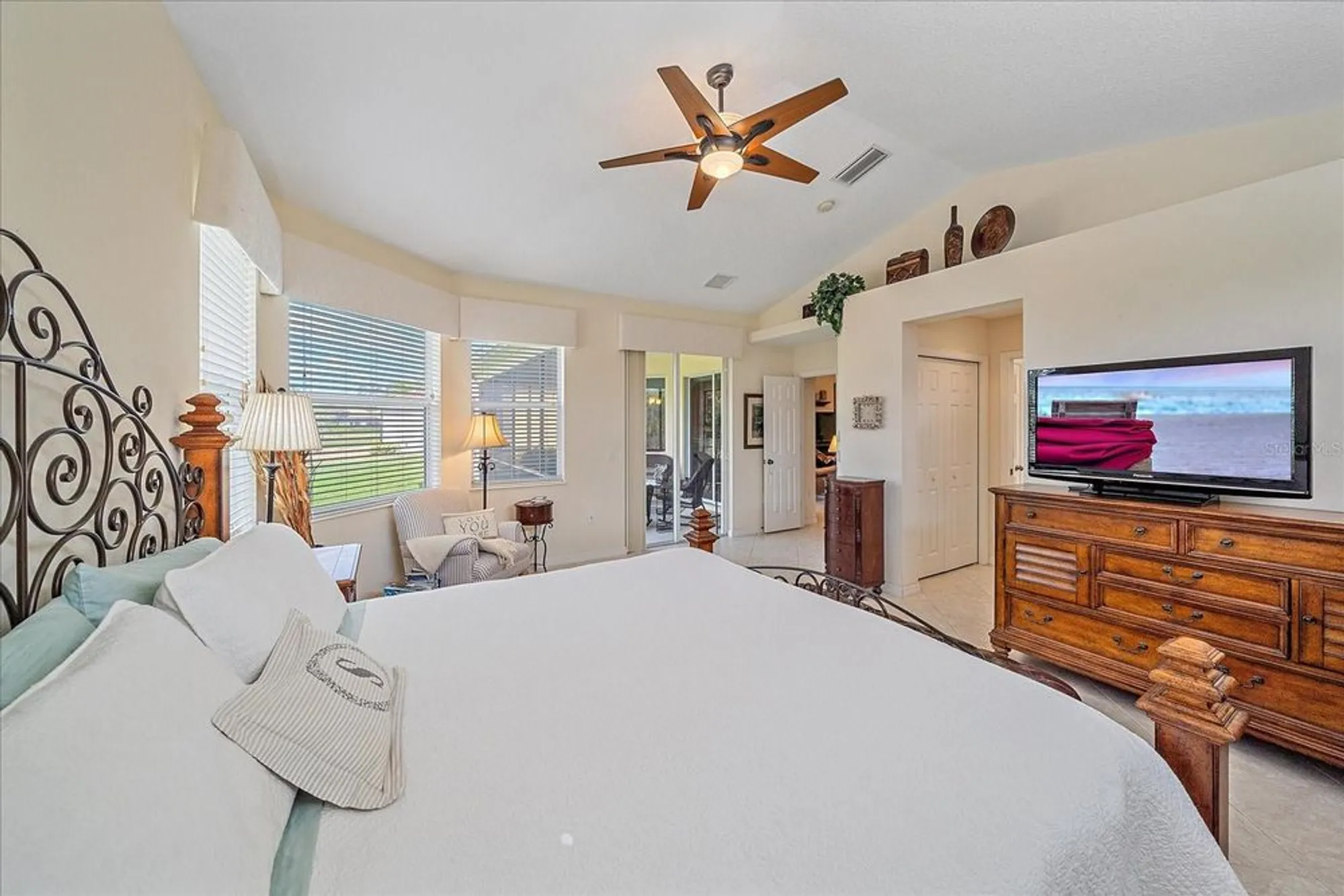 Property Slideshow image 20 of 43 | 6540 tailfeather way, Bradenton, FL, 34203