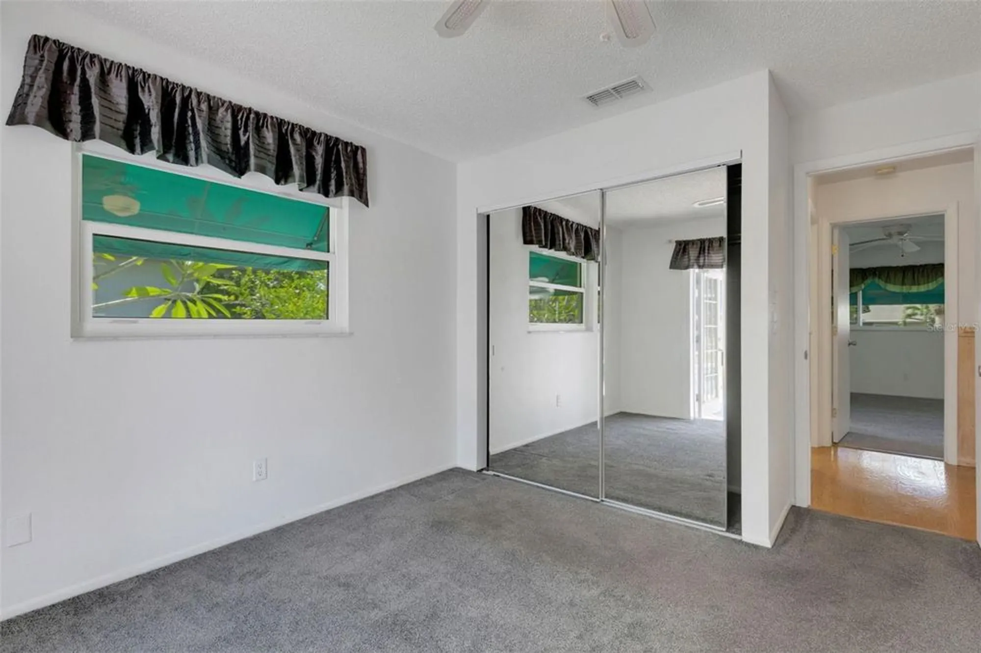 Property Slideshow image 34 of 96 | 2880 doone cir, Palm Harbor, FL, 34684