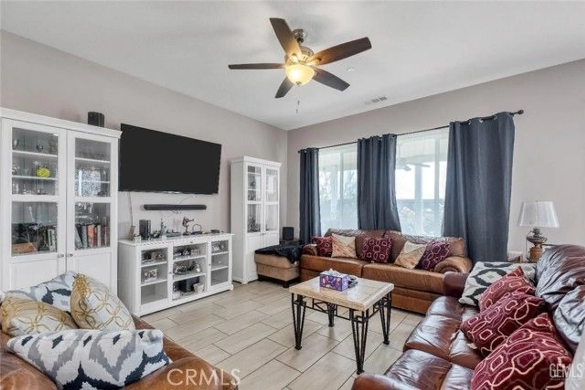 Property Slideshow image 21 of 27 | 9903 francois ln, Bakersfield, CA, 93306