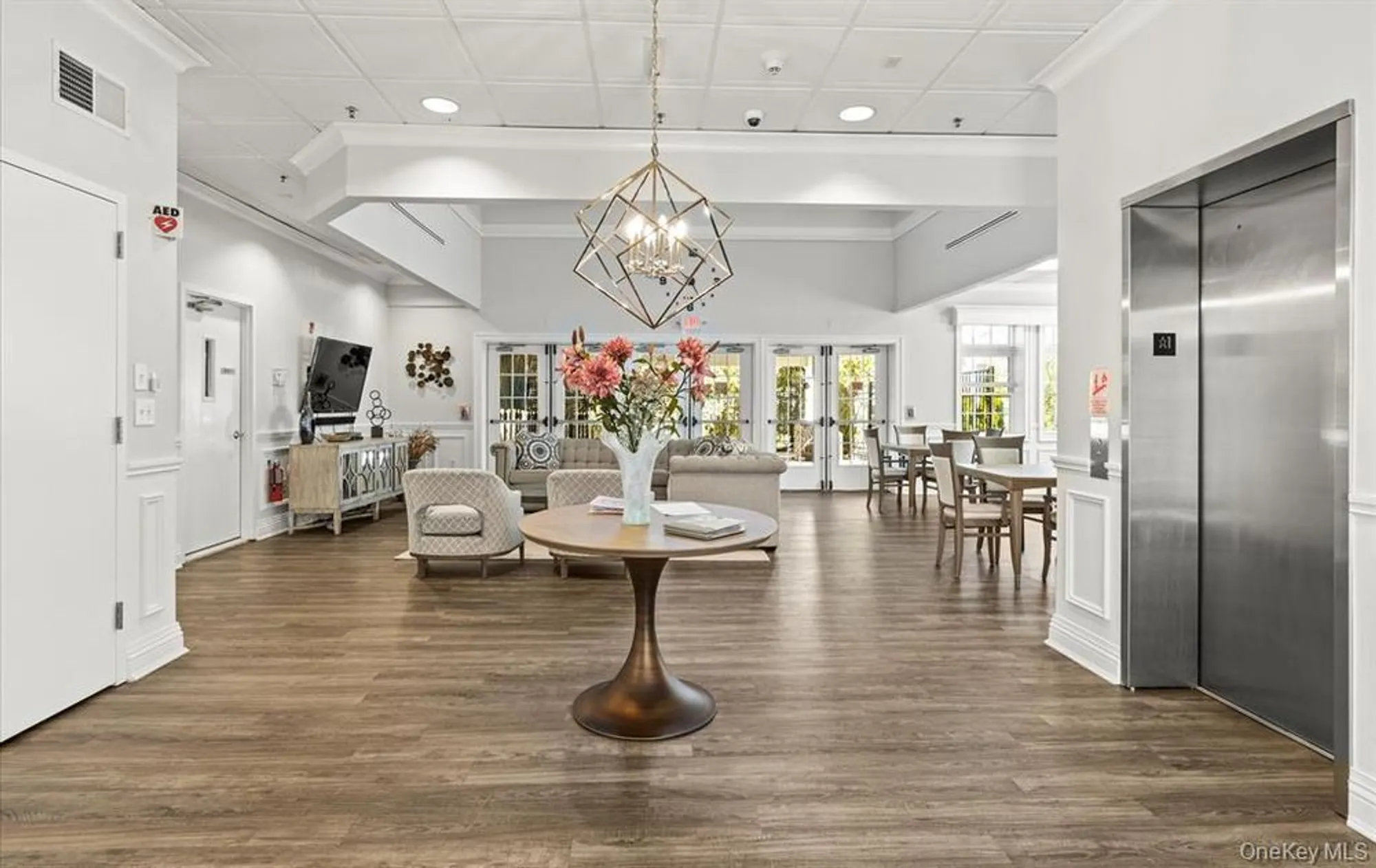 Property Slideshow image 21 of 24 | 119 autumn dr, Plainview, NY, 11803