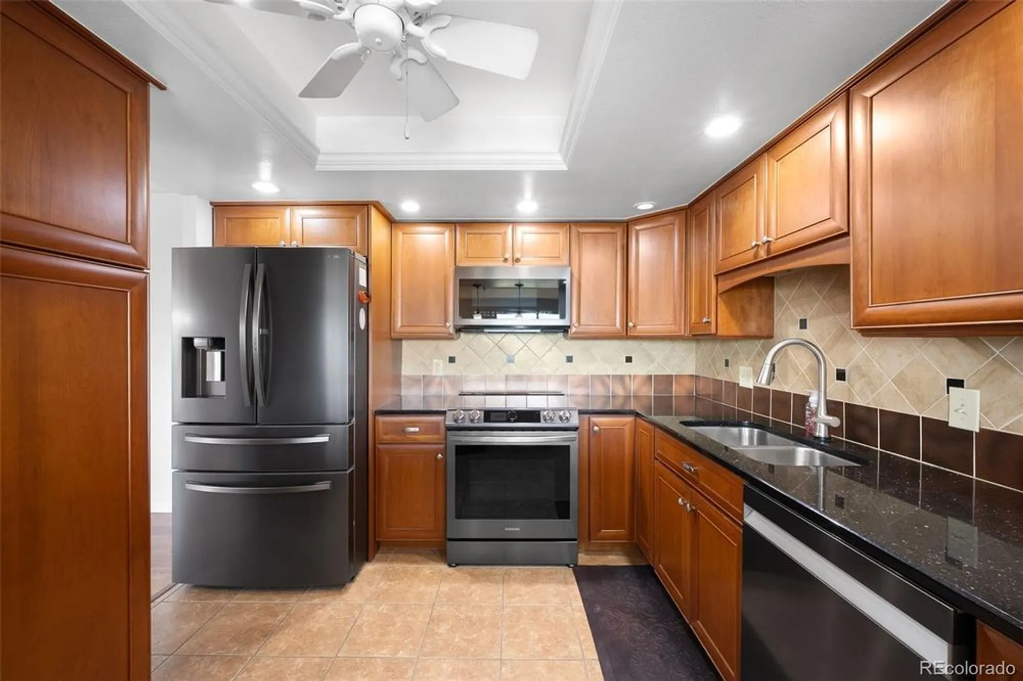 Property Slideshow image 10 of 26 | 14300 e marina dr 502, Aurora, CO, 80014