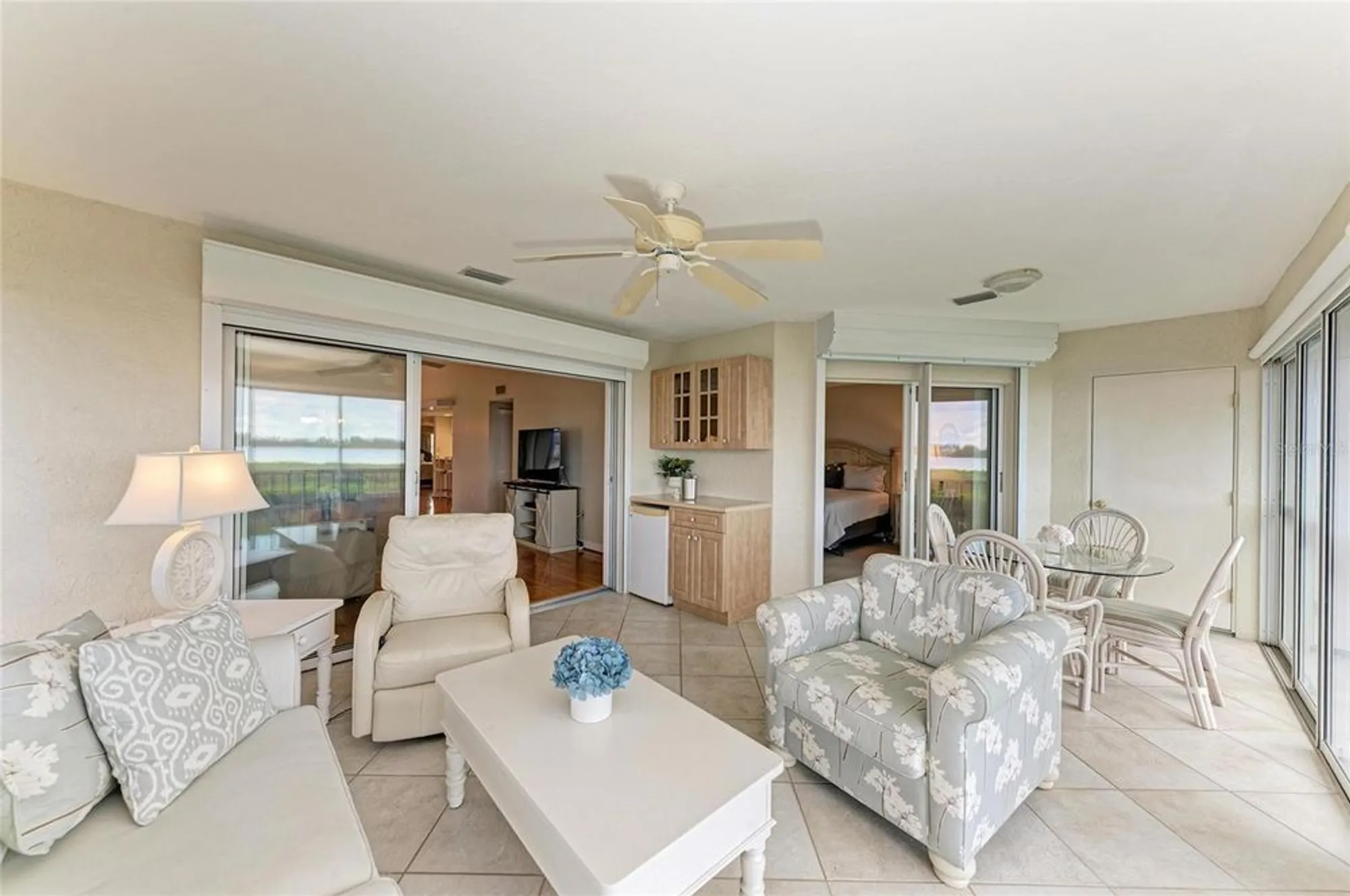 Property Slideshow image 28 of 45 | 1247 edgewater cir # 1247, Bradenton, FL, 34209