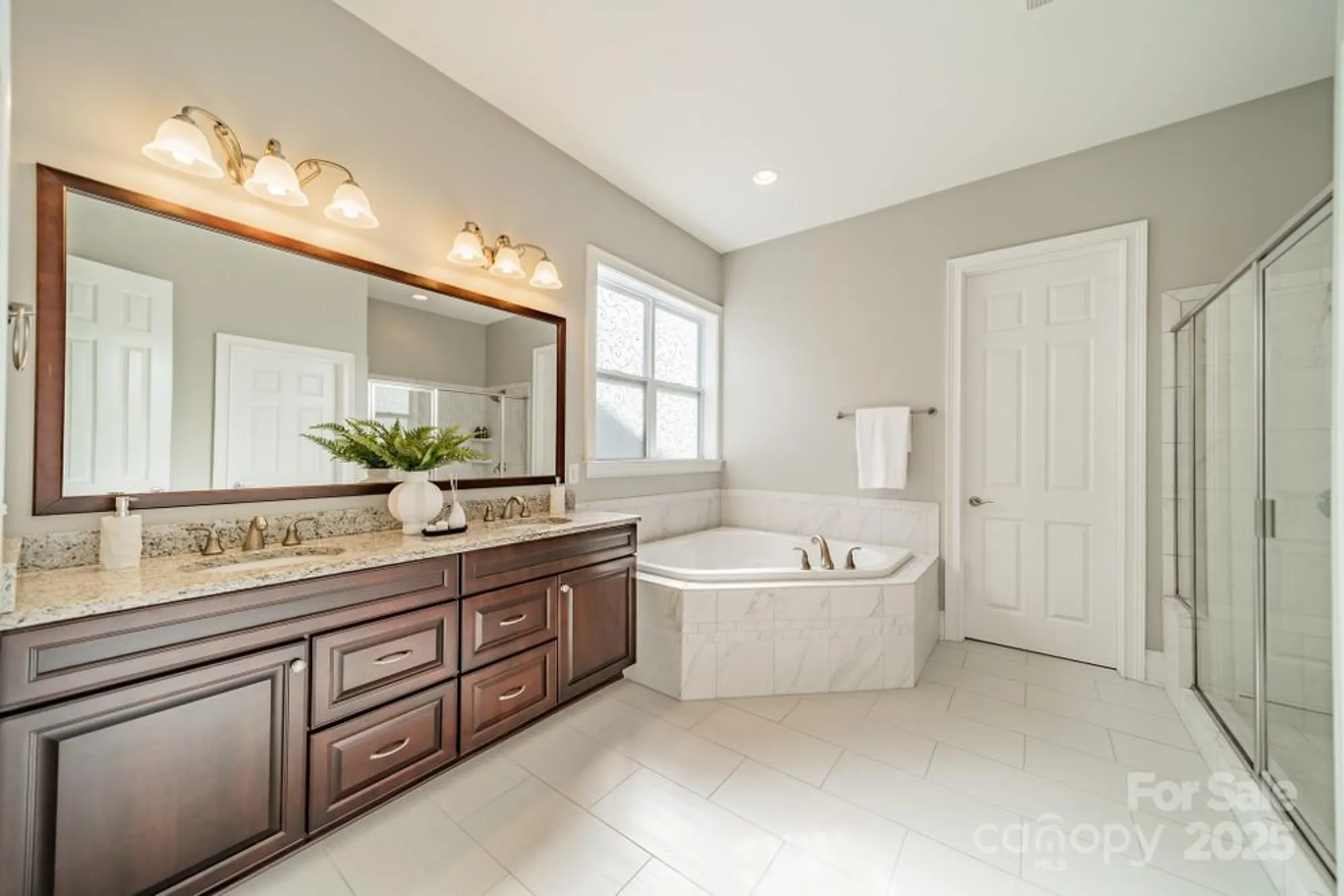 Property Slideshow image 18 of 44 | 15016 high bluff ct, Charlotte, NC, 28278