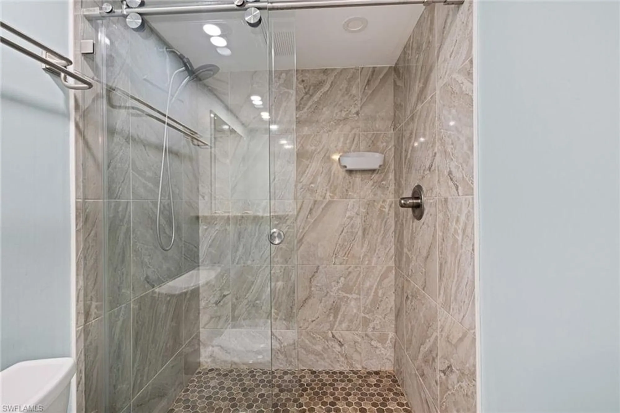 Property Slideshow image 22 of 49 | 3200 gulf shore blvd 401, Naples, FL, 34103