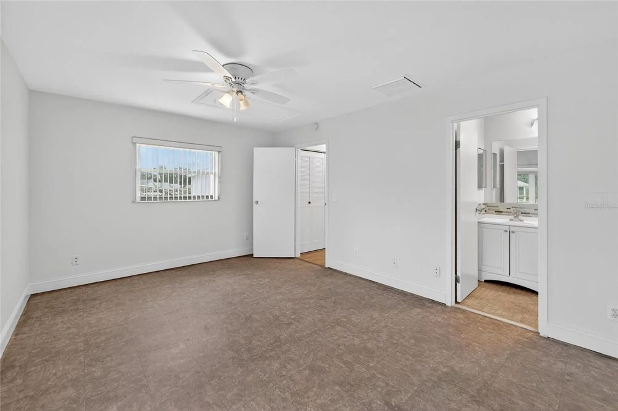 Property Slideshow image 19 of 61 | 1902 andover st apt 203, Sun City Center, FL, 33573