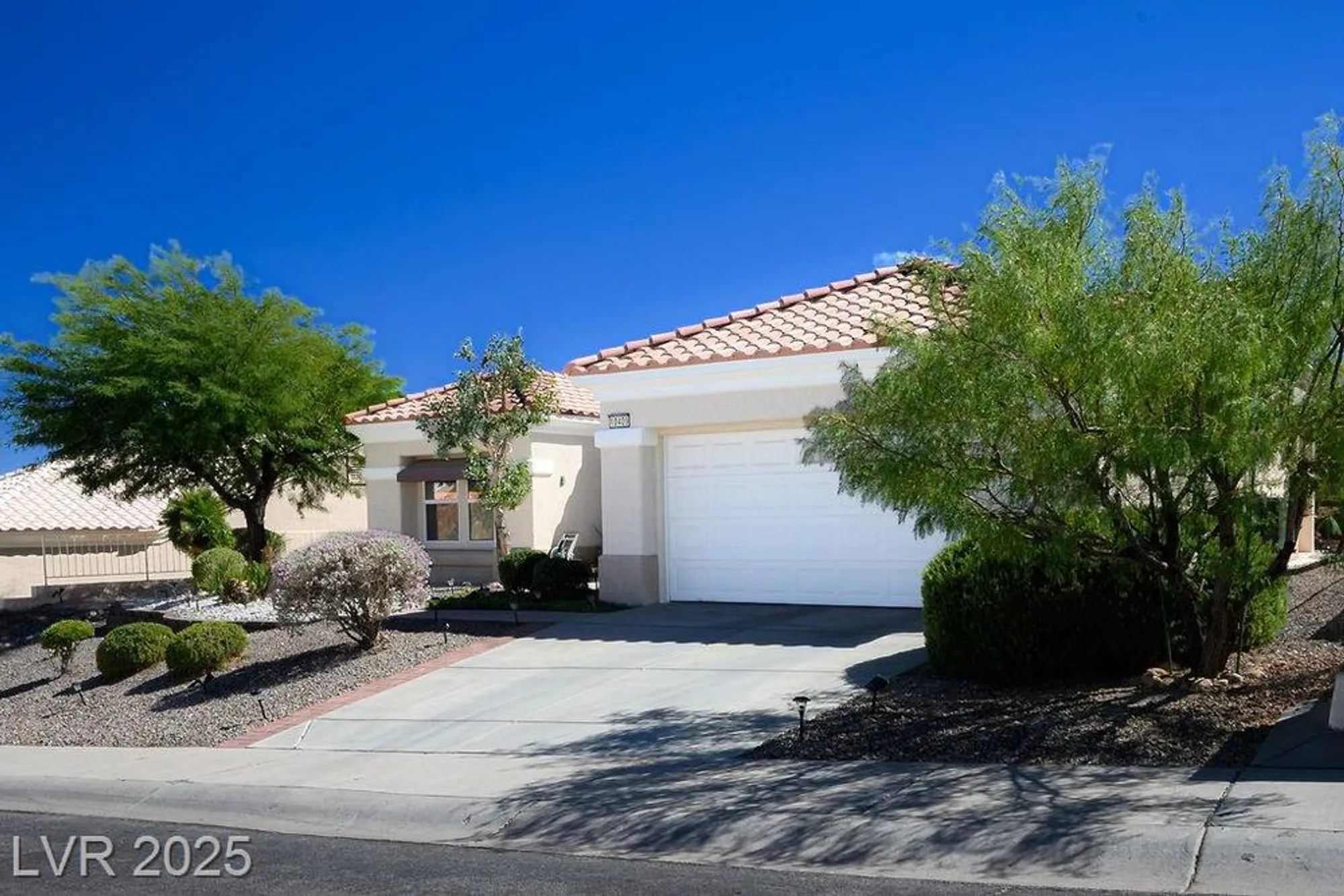 Property Slideshow image 28 of 74 | 10409 longwood dr, Las Vegas, NV, 89134