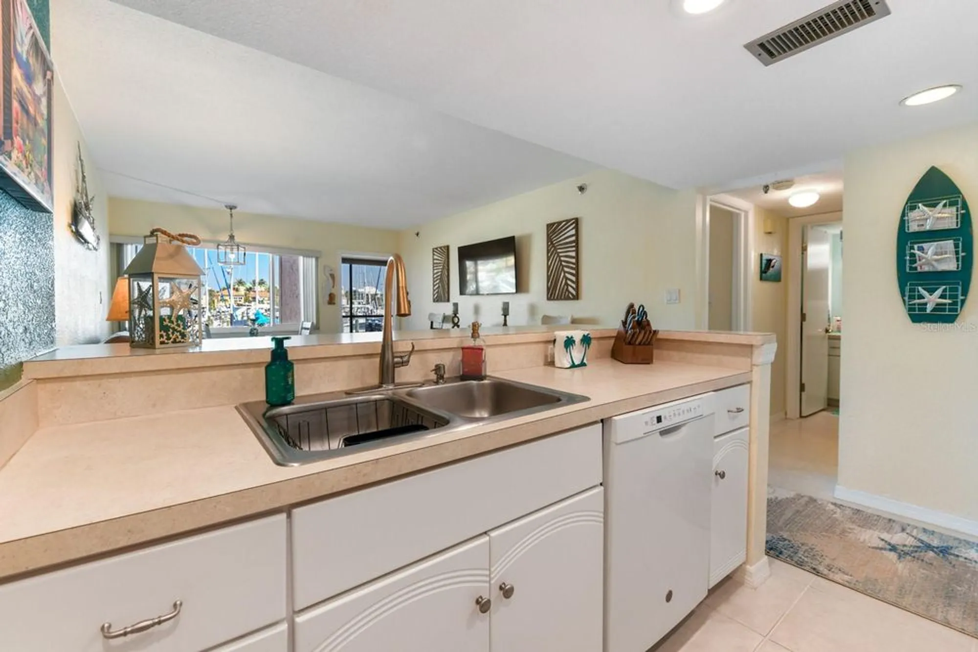 Property Slideshow image 9 of 31 | 3160 matecumbe key rd apt 212, Punta Gorda, FL, 33955