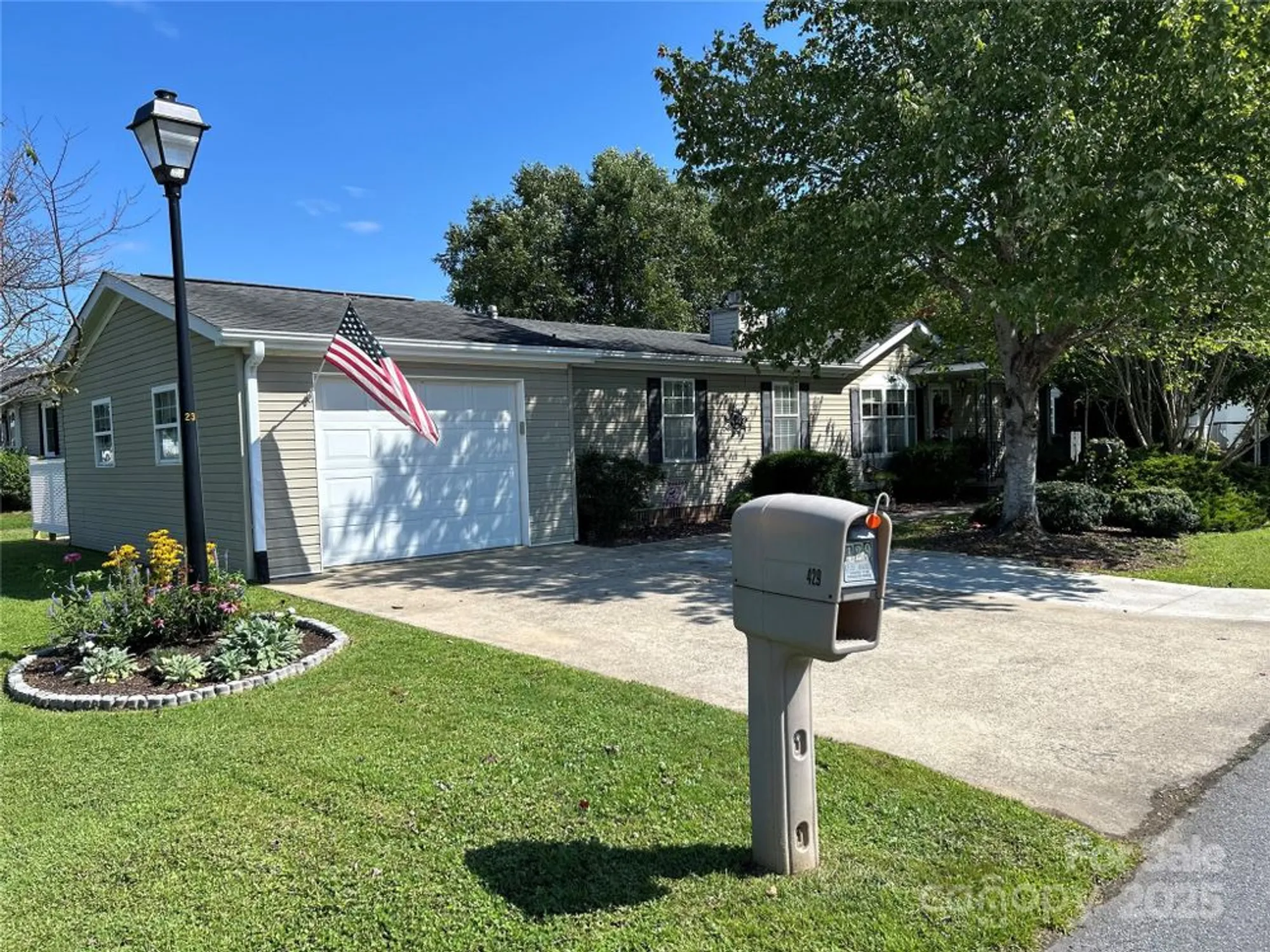 Property Slideshow image 1 of 43 | 429 riverwind dr, Hendersonville, NC, 28739