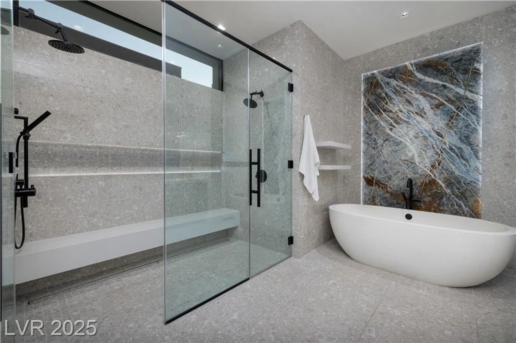 Property Slideshow image 10 of 32 | 10 sunrise beach cir, Henderson, NV, 89011