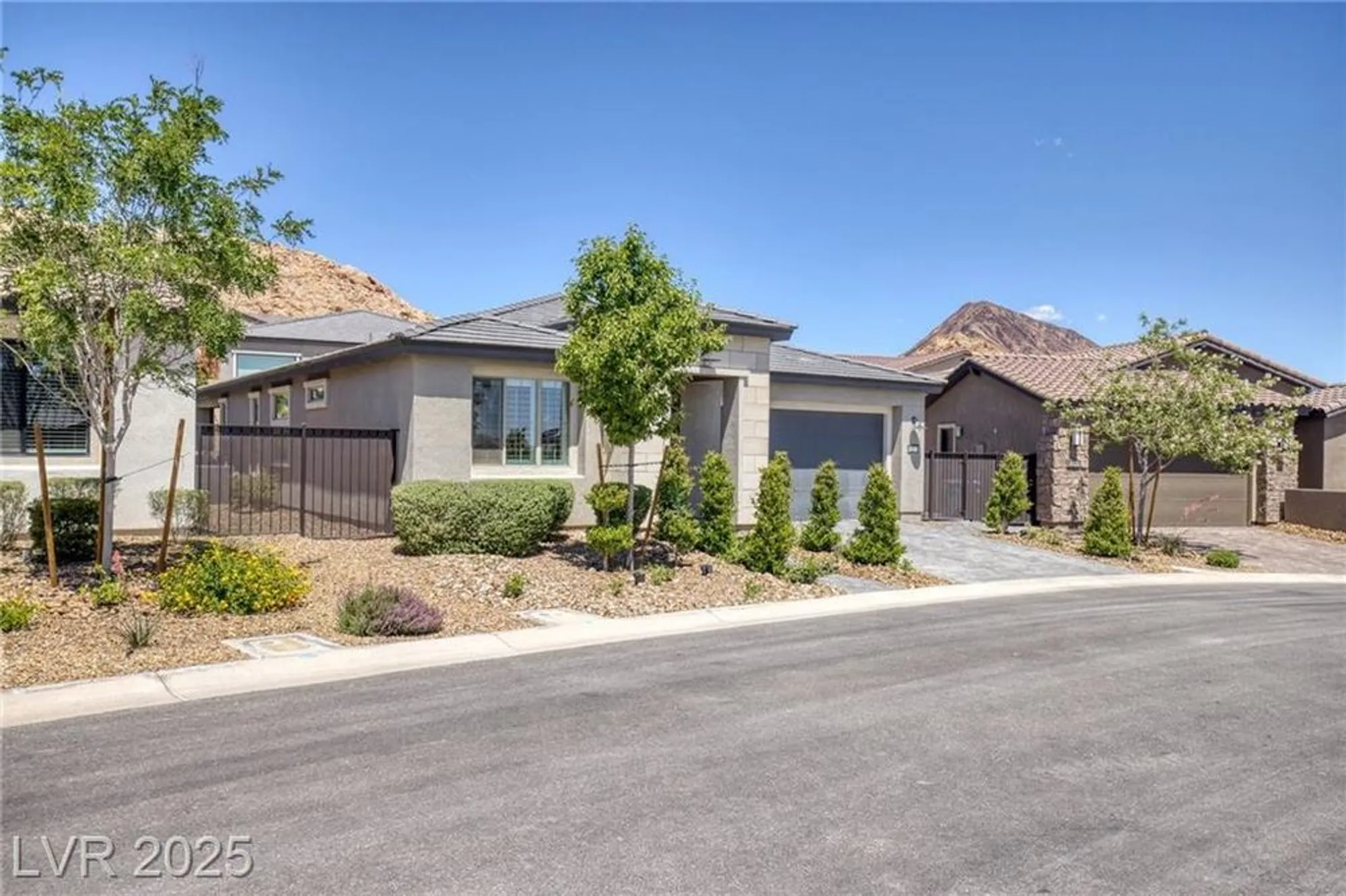 Property Slideshow image 3 of 44 | 25 red creek bluff st, Henderson, NV, 89011