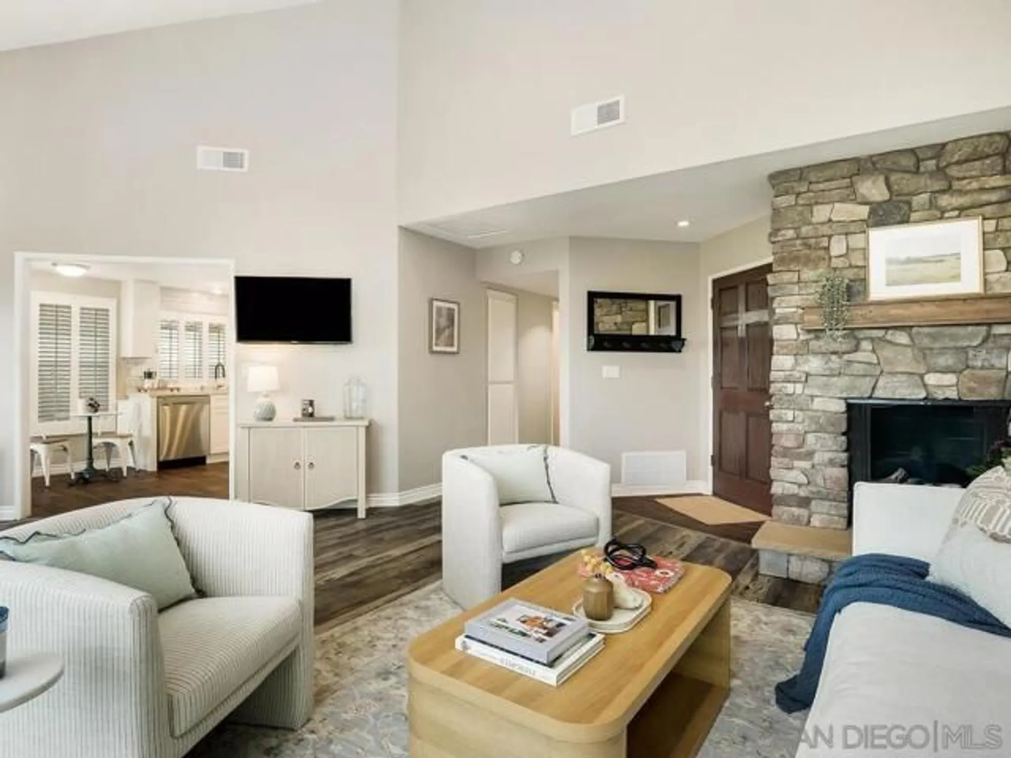 Property Slideshow image 10 of 68 | 12872 circulo dardo, San Diego, CA, 92128