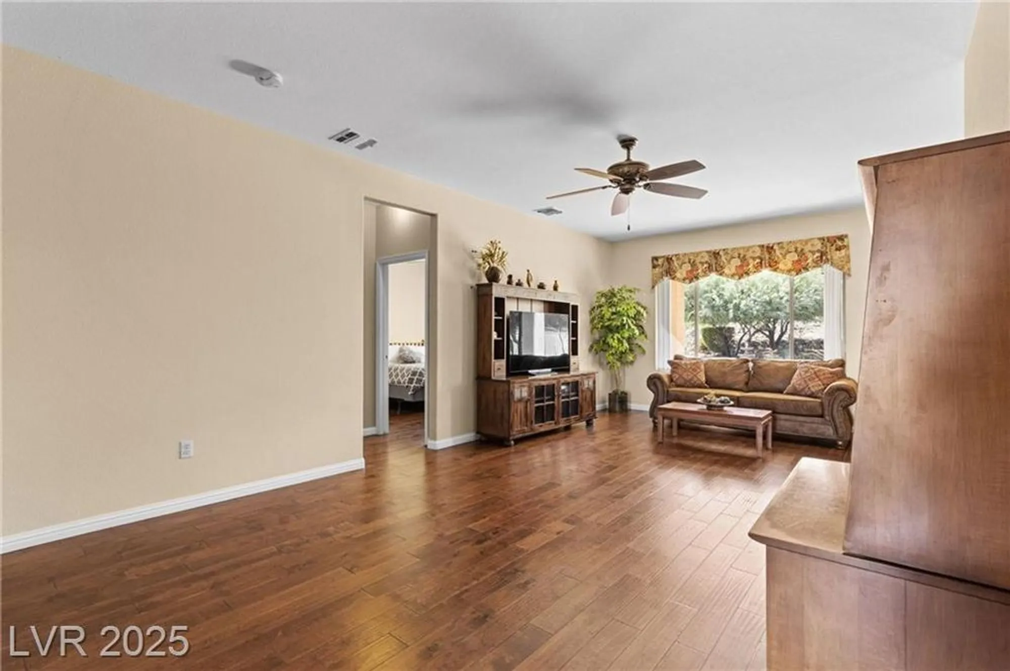Property Slideshow image 7 of 40 | 2145 king mesa dr, Henderson, NV, 89012