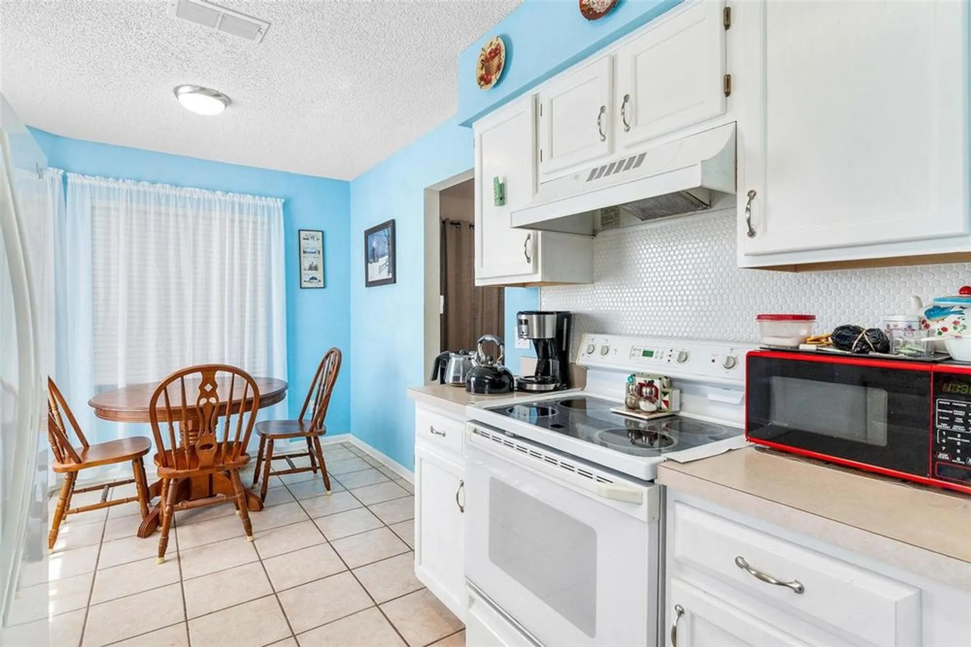 Property Slideshow image 15 of 41 | 32819 timberwood dr, Leesburg, FL, 34748