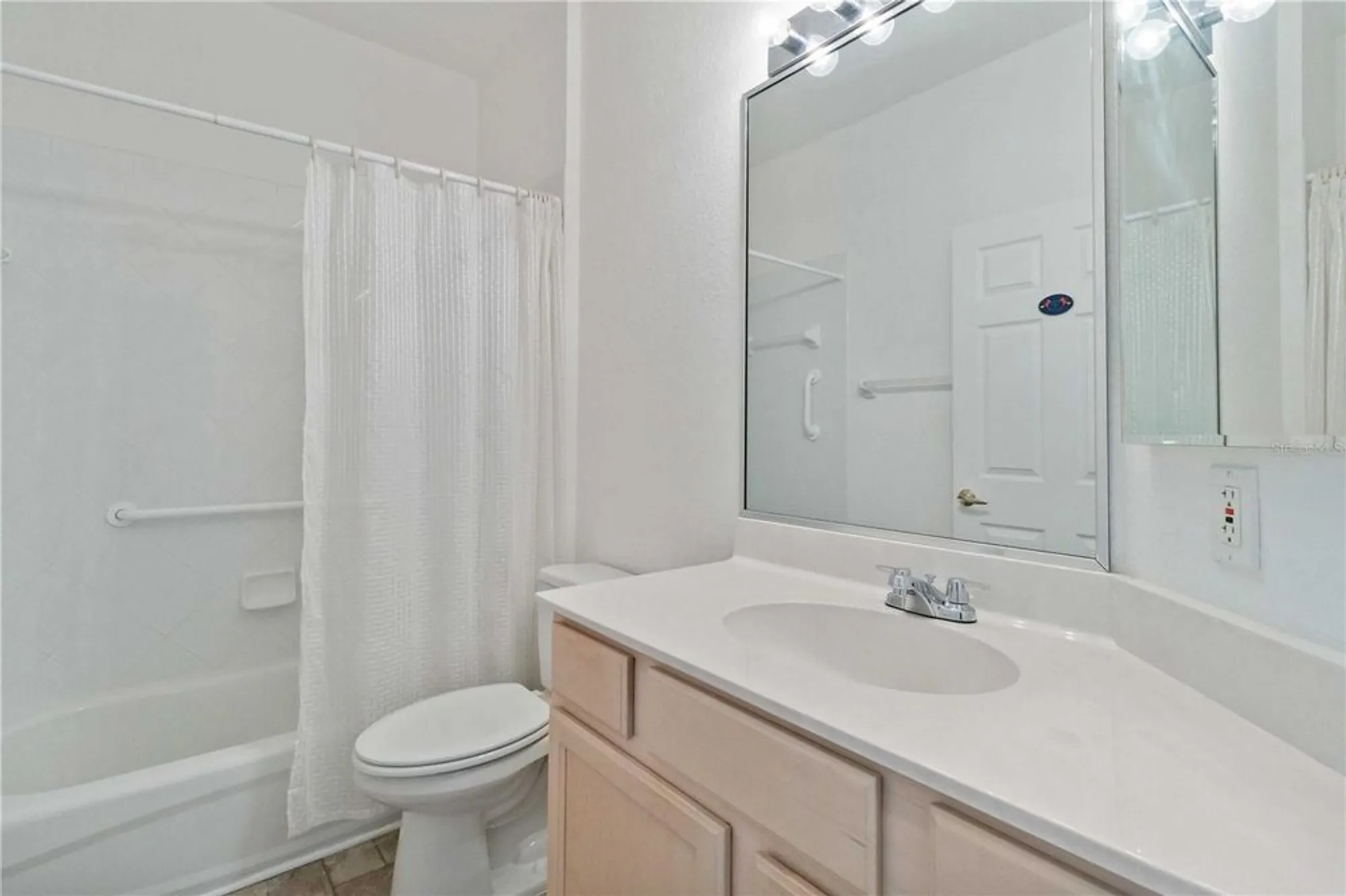 Property Slideshow image 33 of 51 | 4939 lakescene pl, Sarasota, FL, 34243