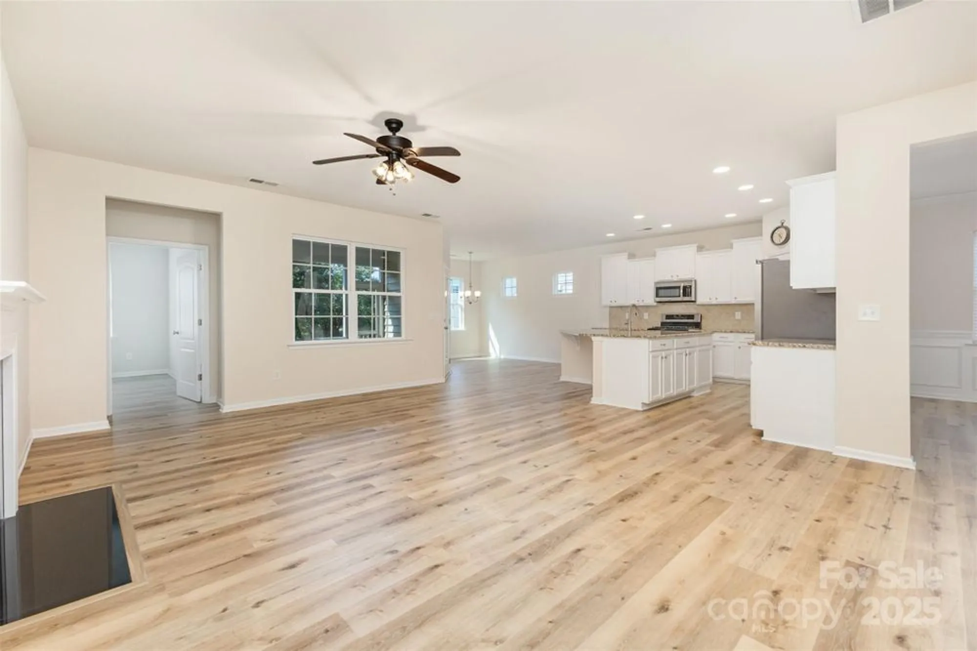 Property Slideshow image 7 of 28 | 6007 edinburgh ln, Fort Mill, SC, 29707