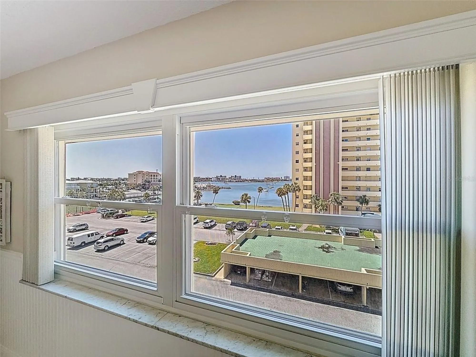 Property Slideshow image 3 of 32 | 4550 cove cir apt 507, St Petersburg, FL, 33708