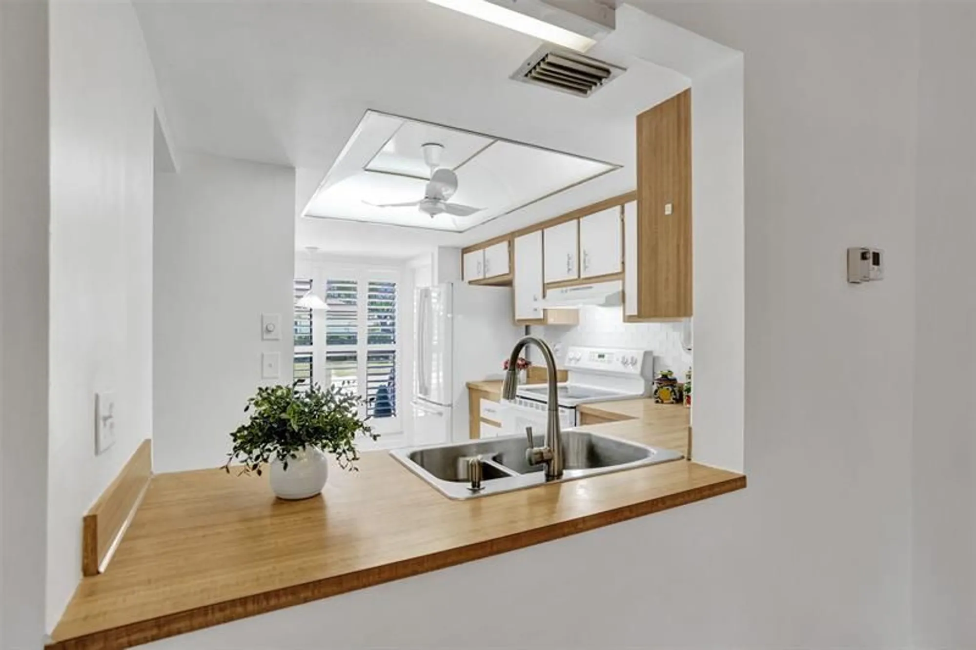 Property Slideshow image 10 of 85 | 2261 sw 15th pl, Deerfield Beach, FL, 33442